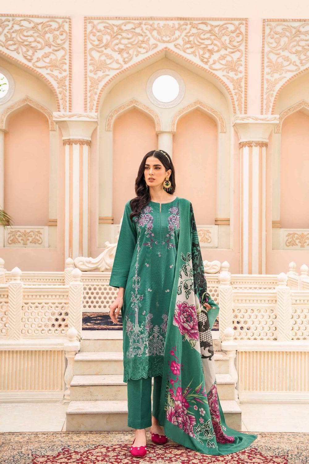 img_nishat_winter_23_awwal_boutique