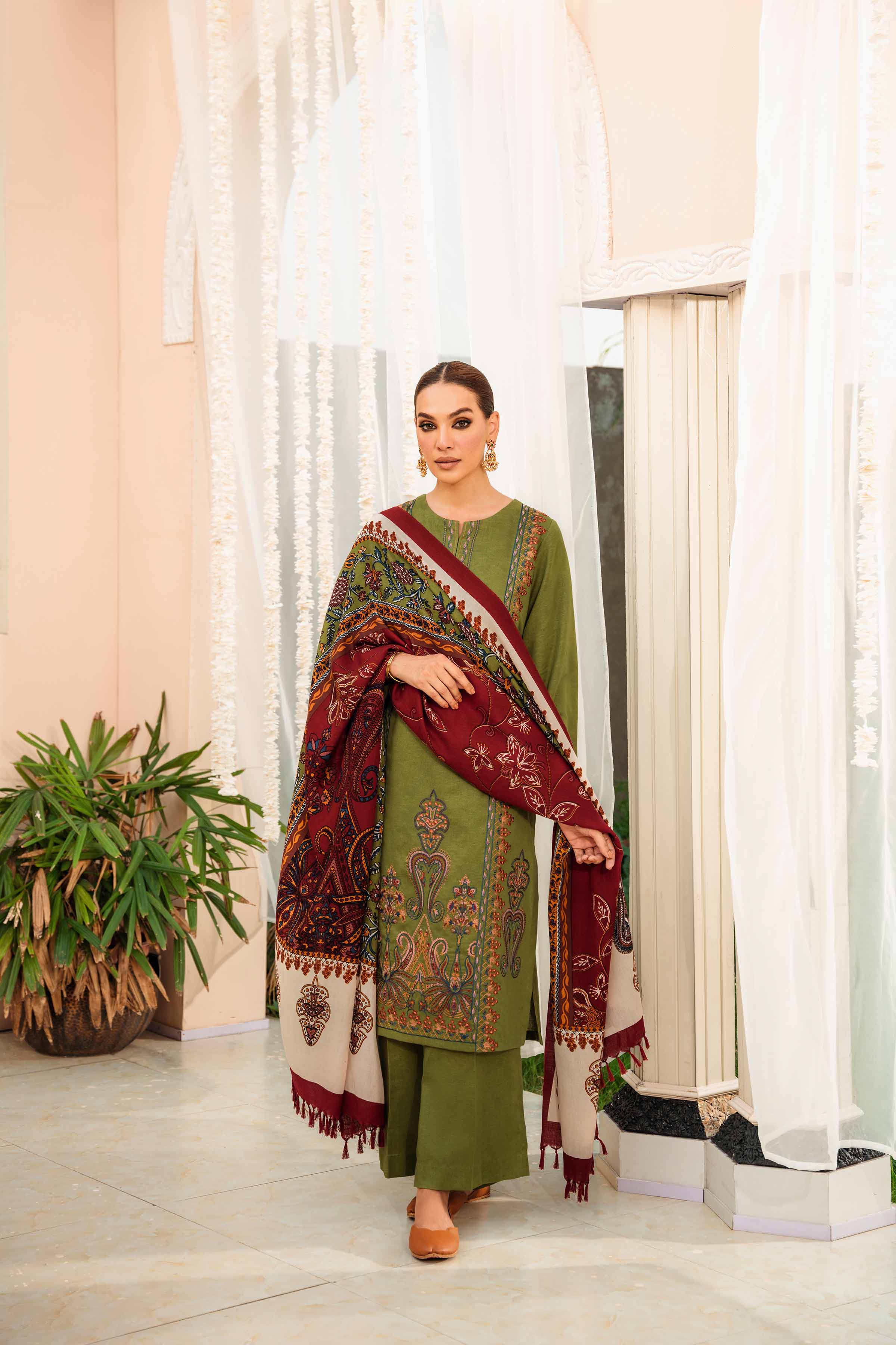 img_nishat_winter_23_awwal_boutique
