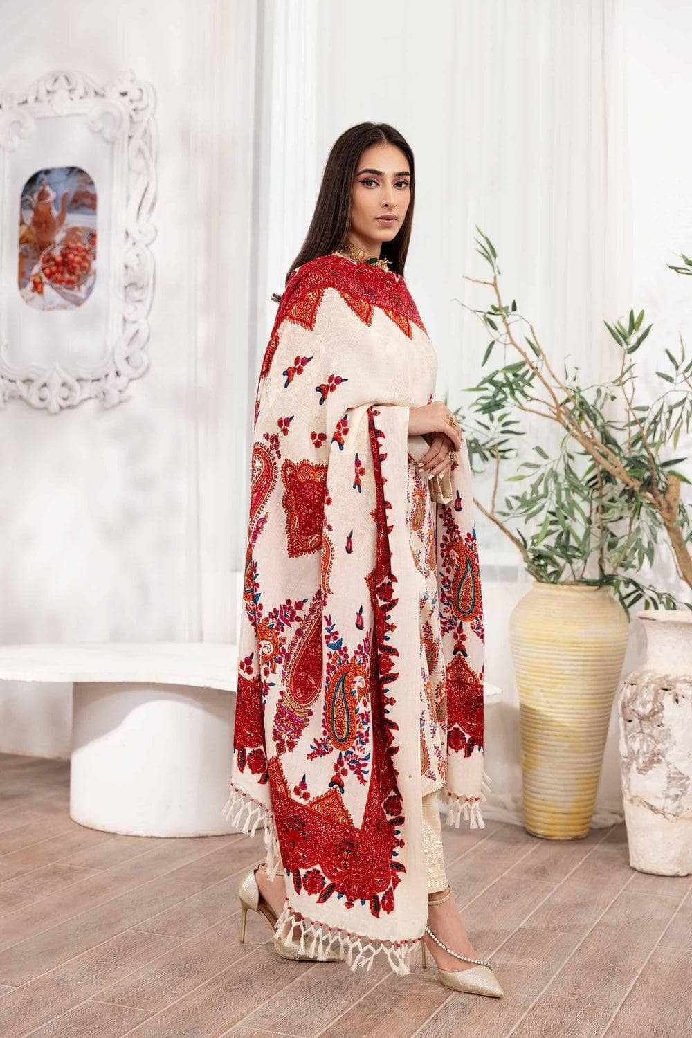img_nishat_winter_23_awwal_boutique