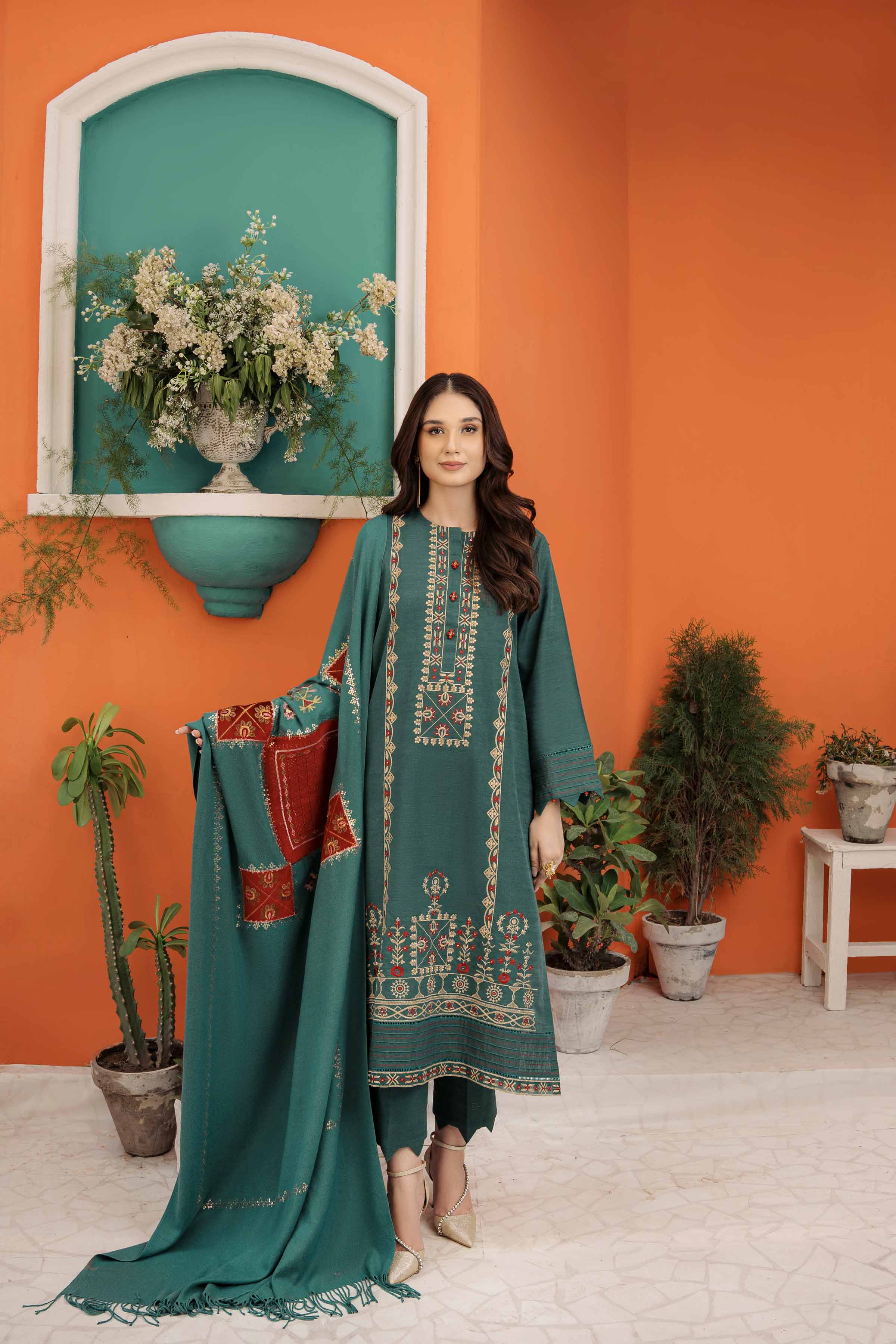 img_nishat_winter_23_awwal_boutique