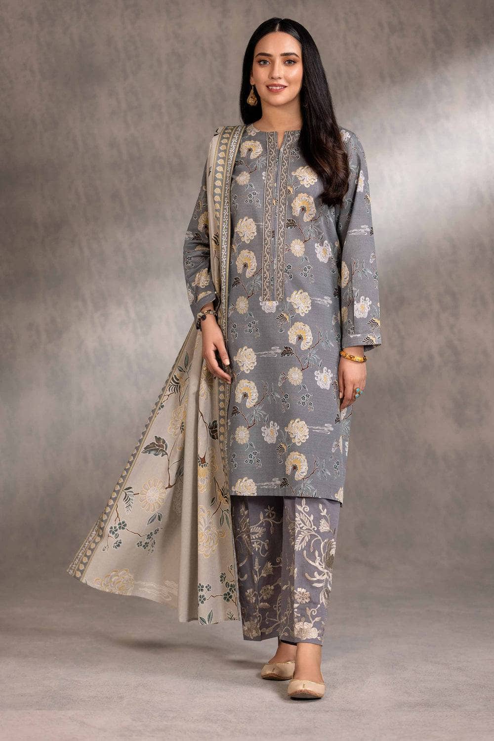 img_nishat_linen_awwal_boutique
