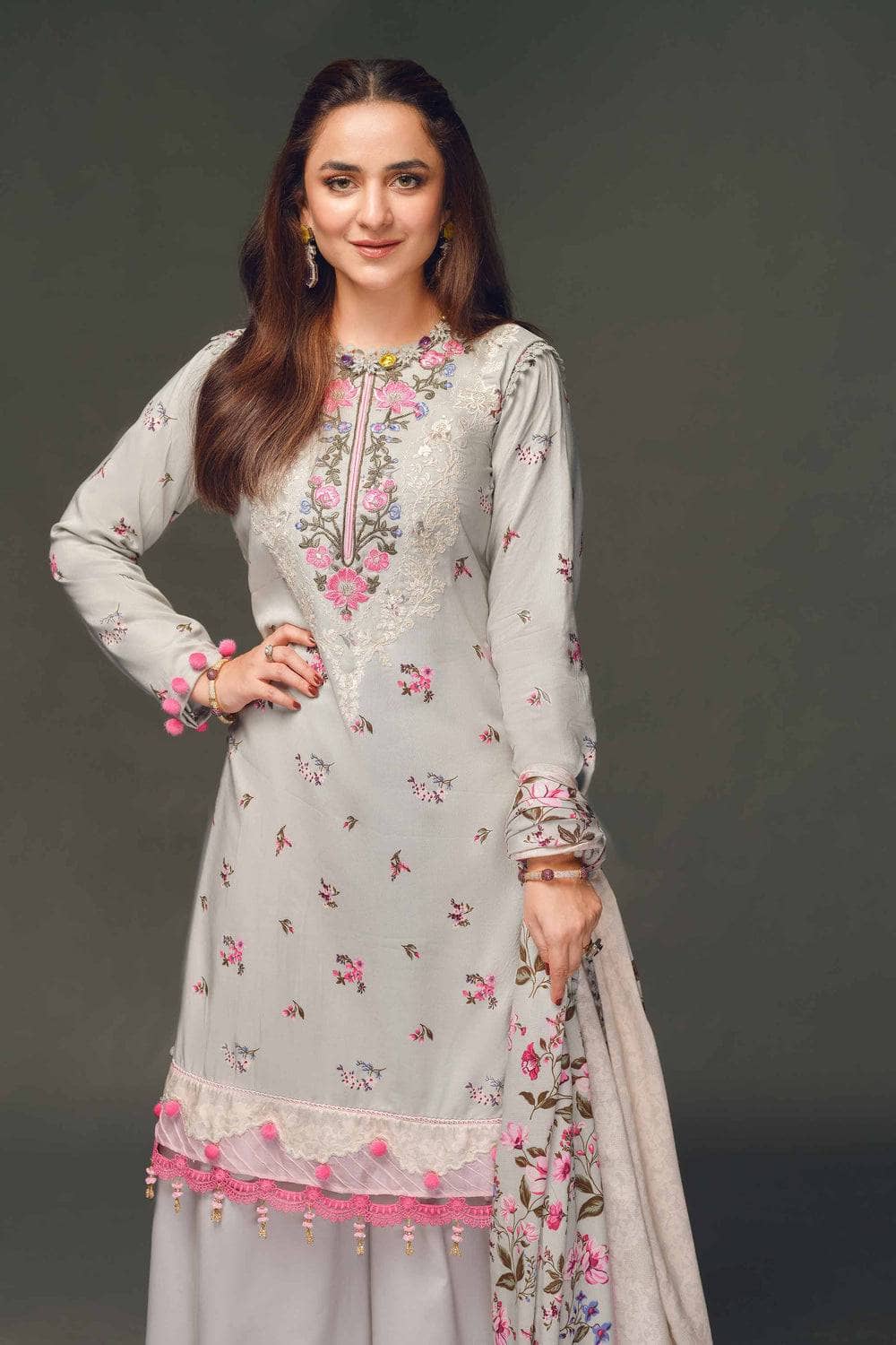 img_nishat_winter_23_awwal_boutique
