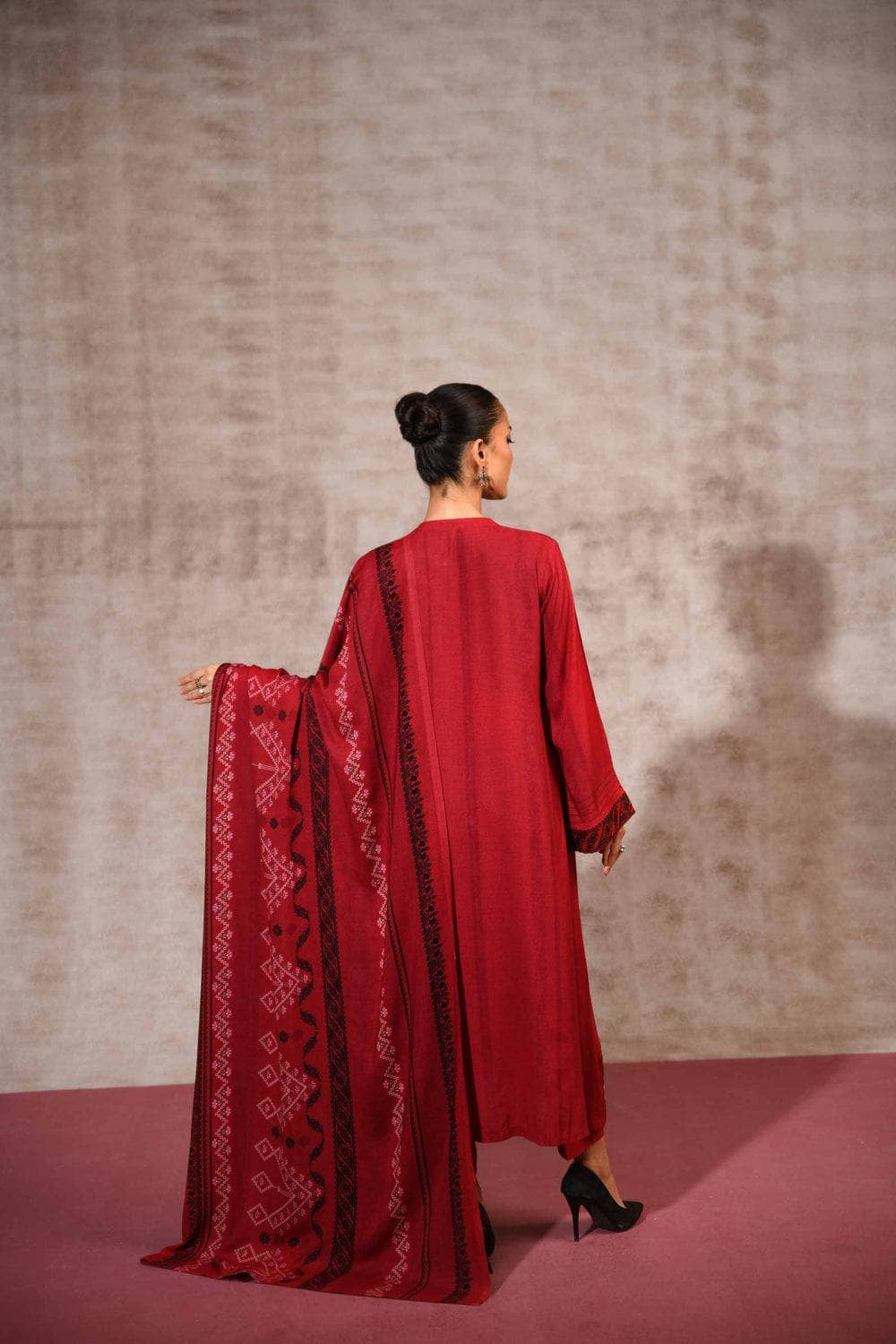 img_nishat_linen_awwal_boutique