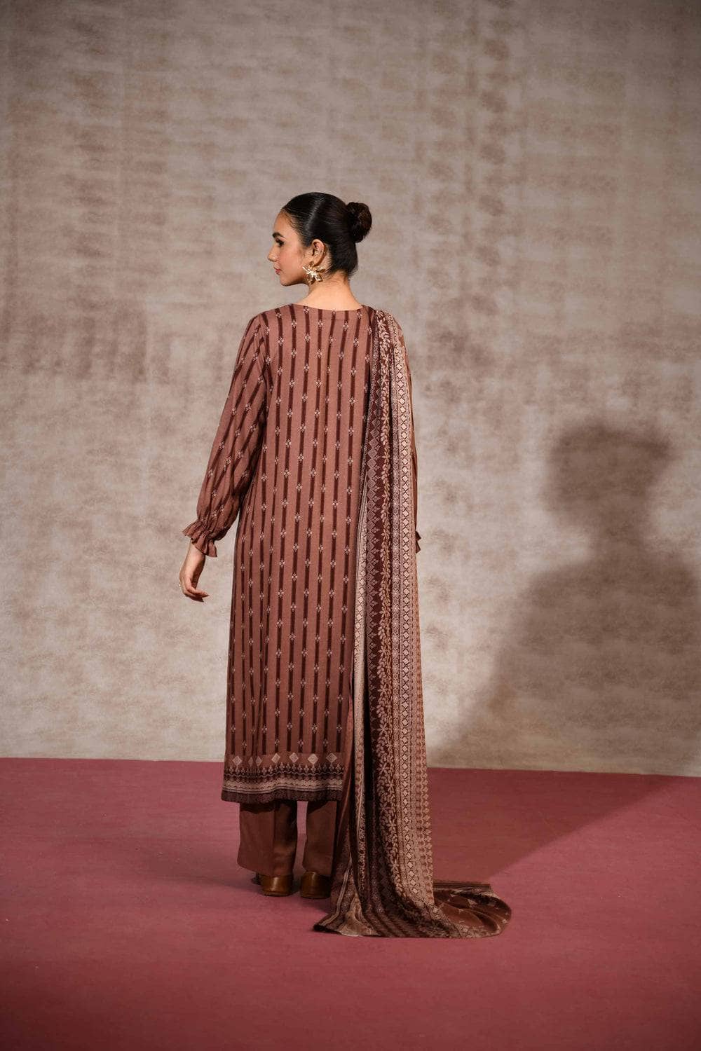 img_nishat_linen_awwal_boutique