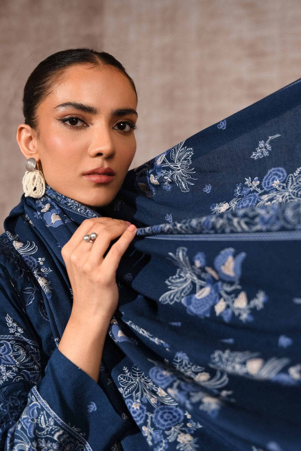 img_nishat_linen_awwal_boutique