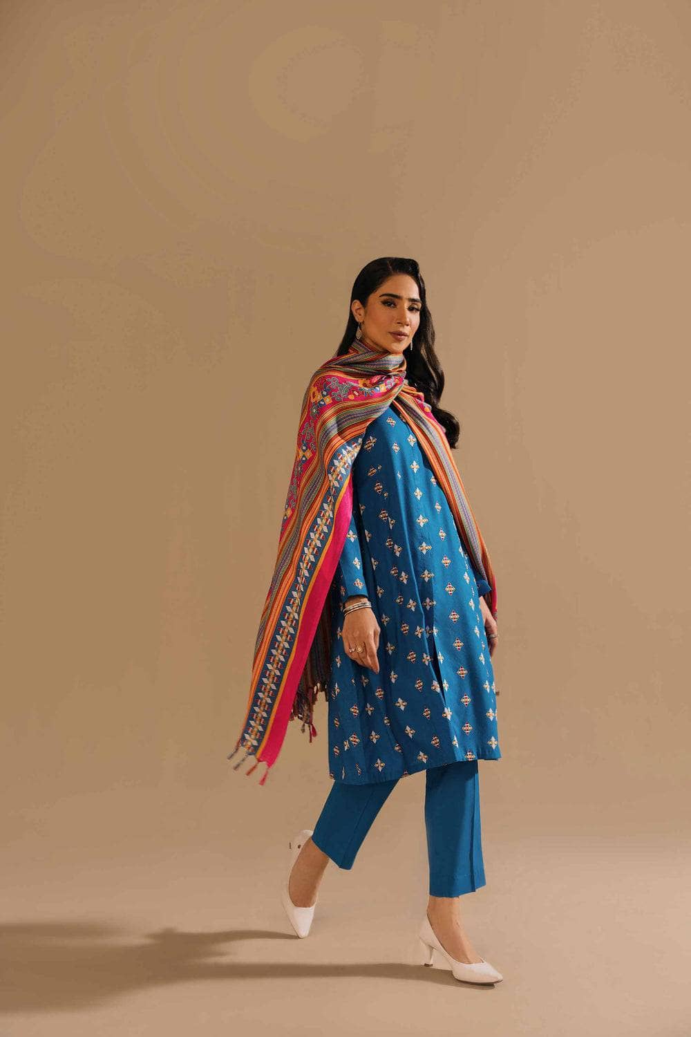 img_nishat_linen_awwal_boutique