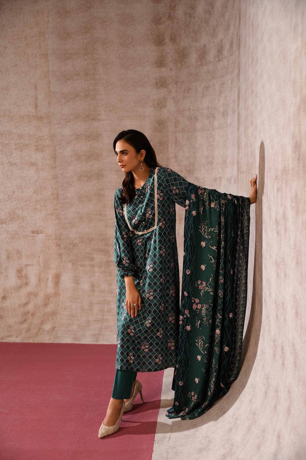 img_nishat_linen_awwal_boutique
