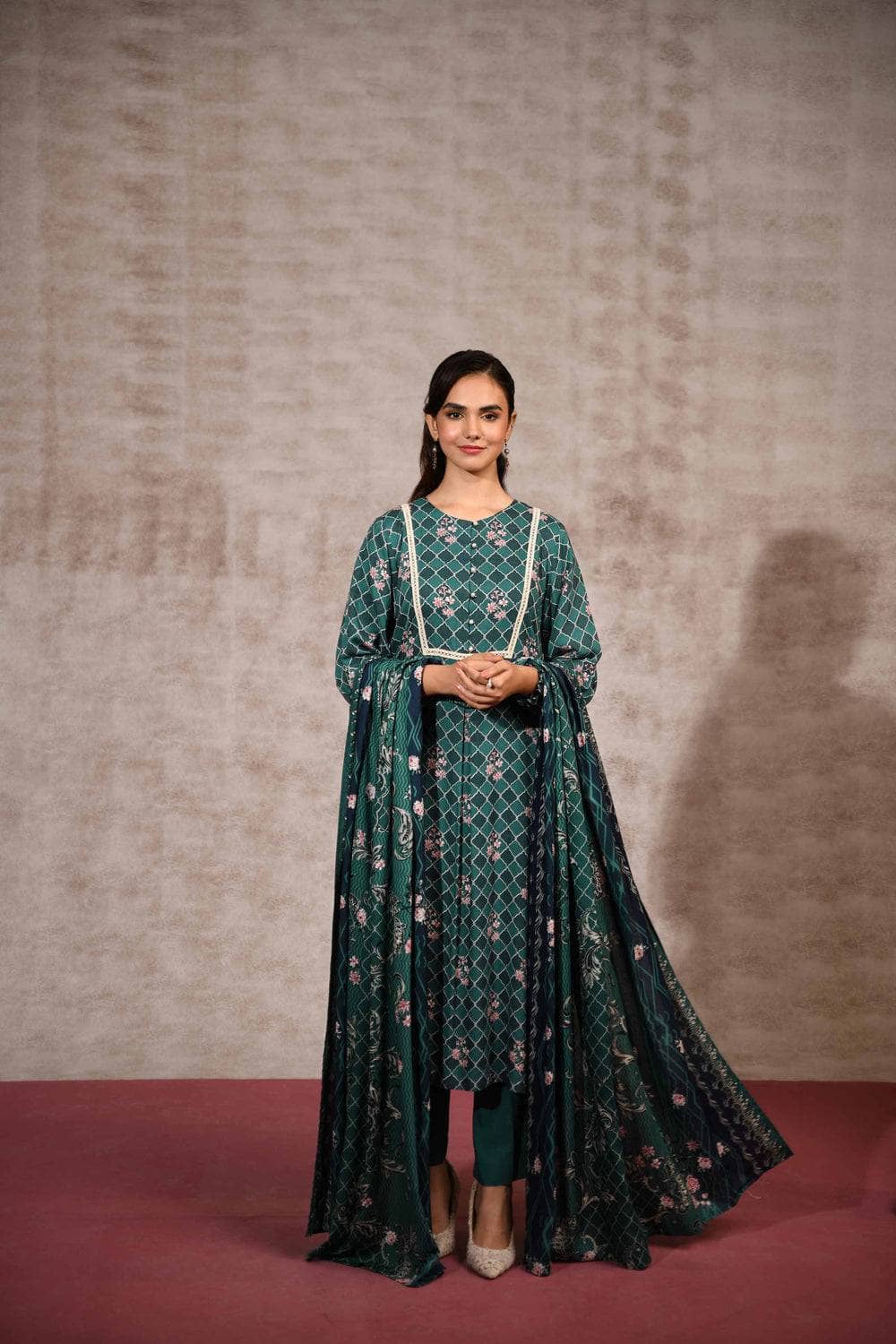 img_nishat_linen_awwal_boutique