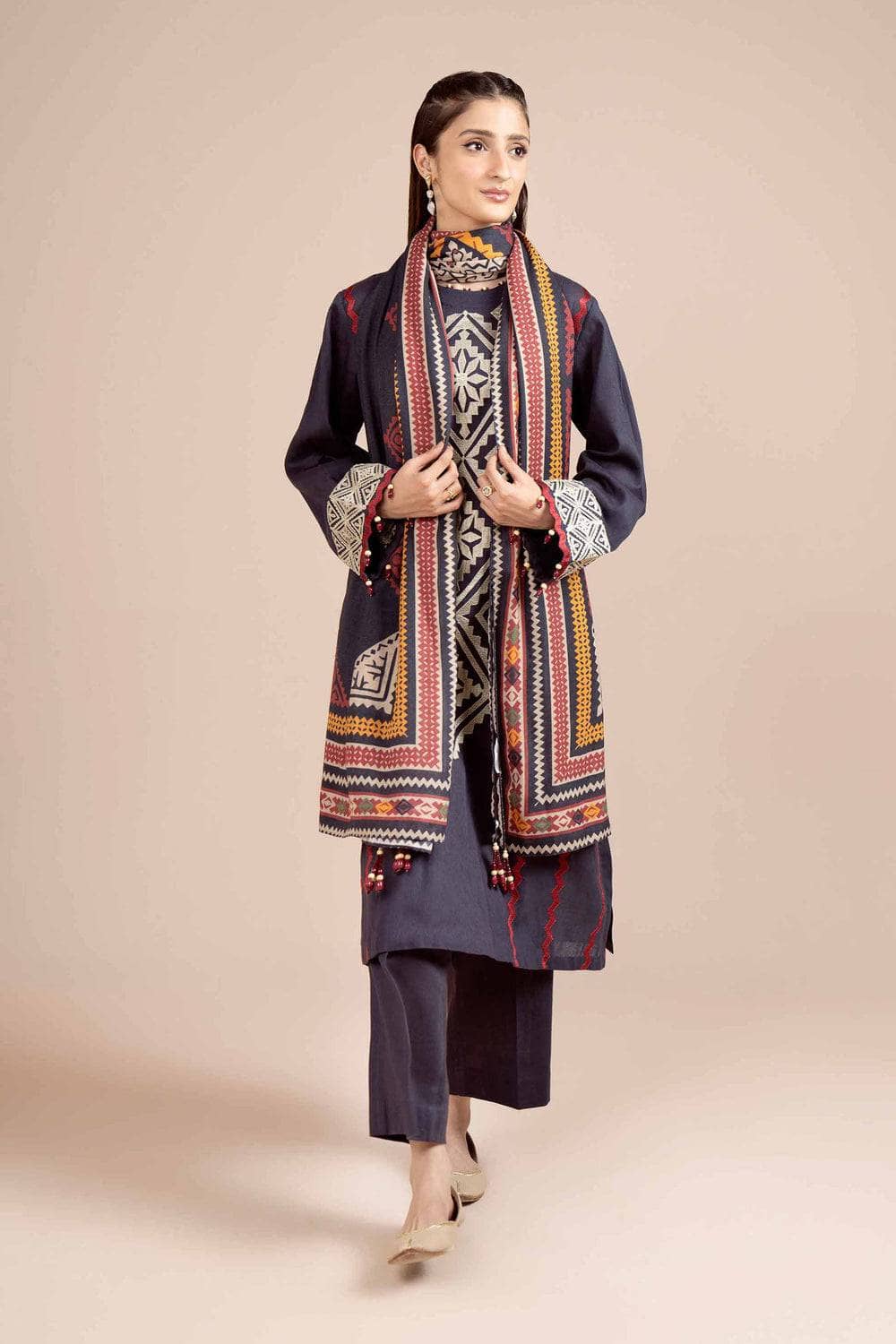 img_nishat_winter_24_awwal_boutique