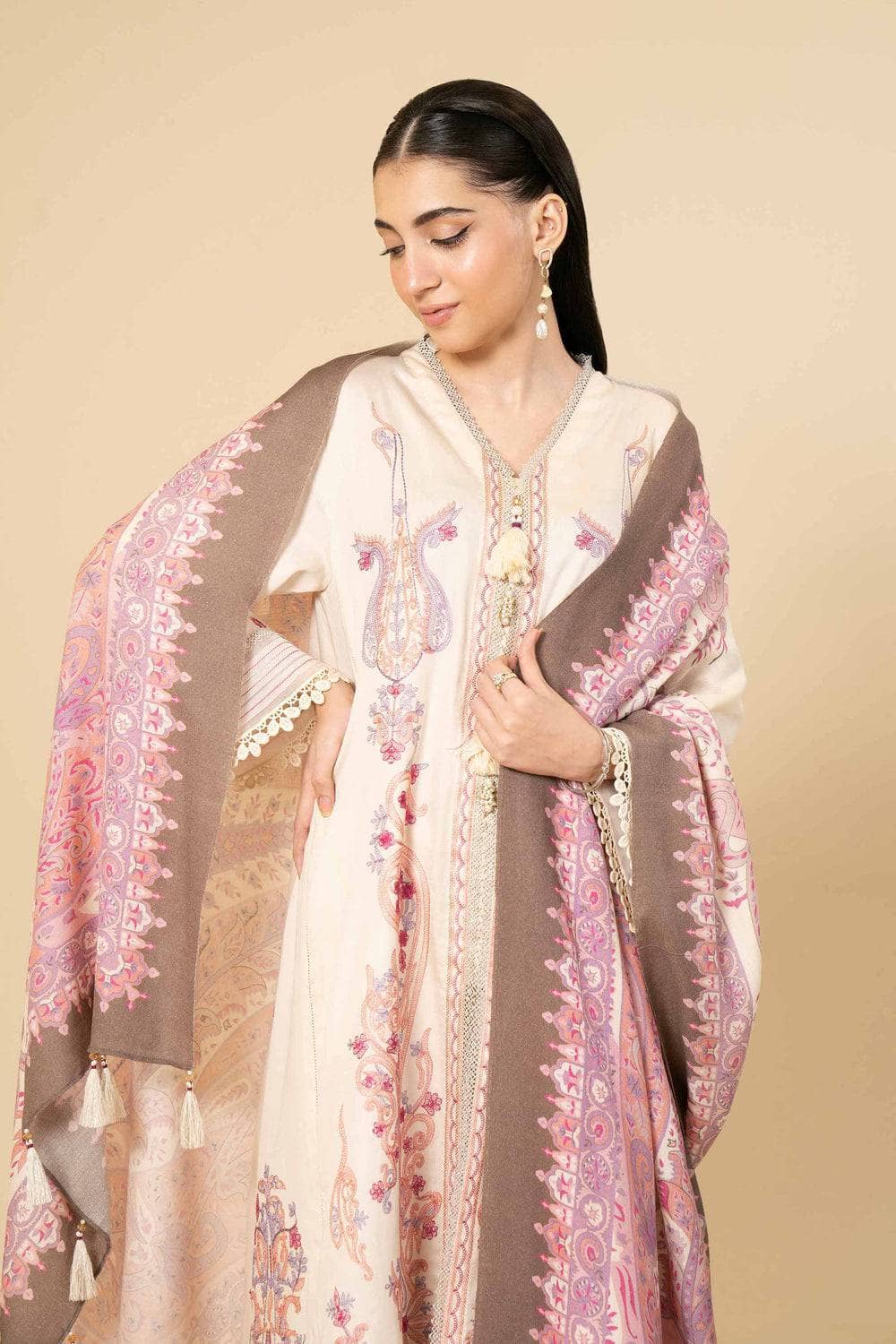 img_nishat_winter_24_awwal_boutique