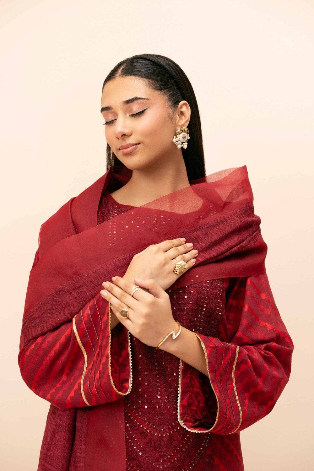 img_nishat_winter_24_awwal_boutique