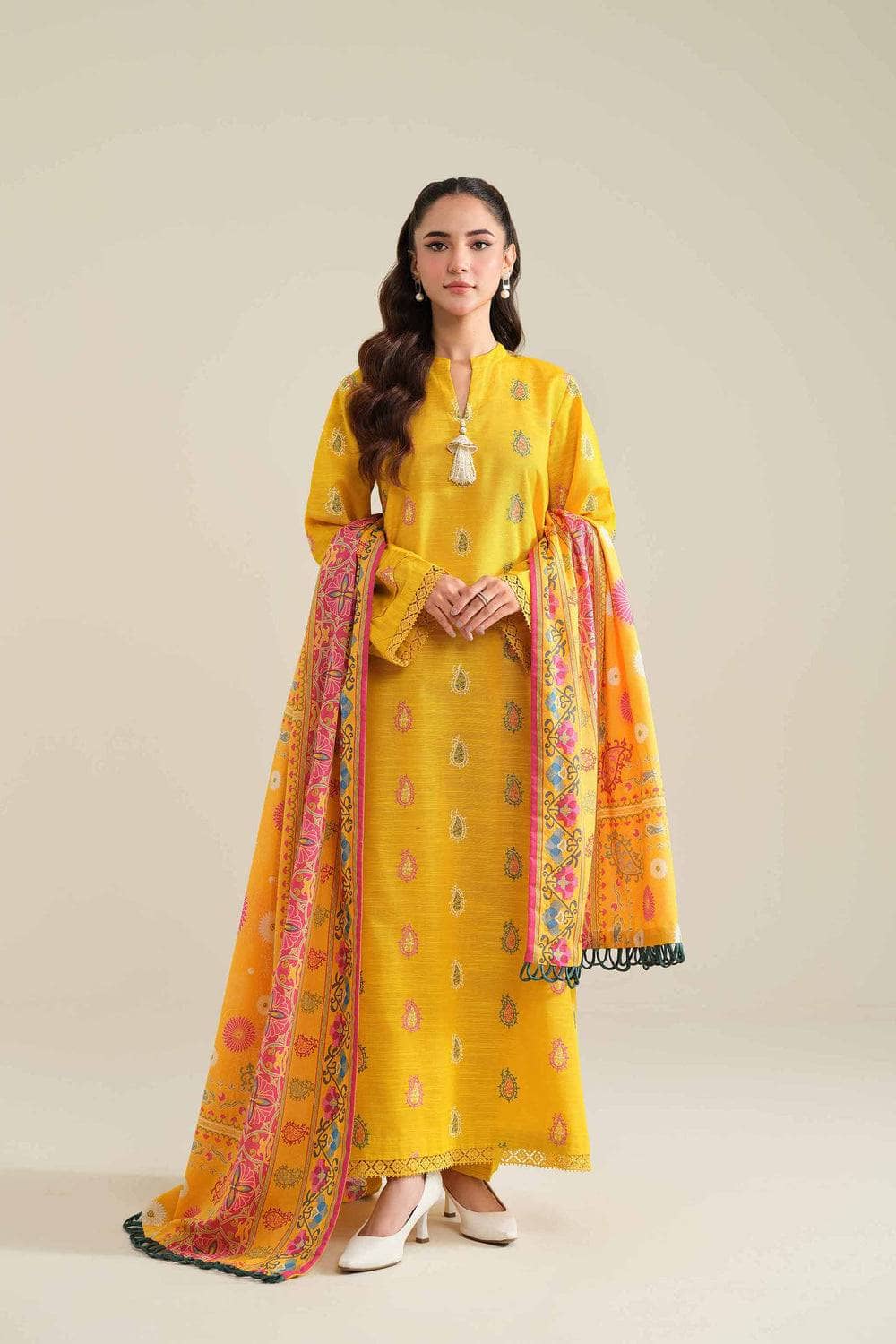 img_nishat_winter_24_awwal_boutique