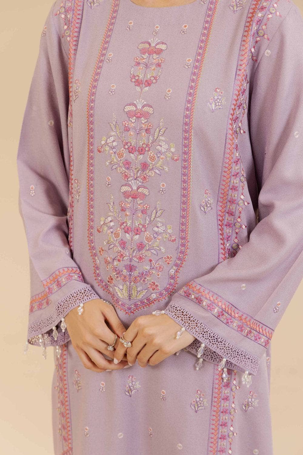 img_nishat_winter_24_awwal_boutique