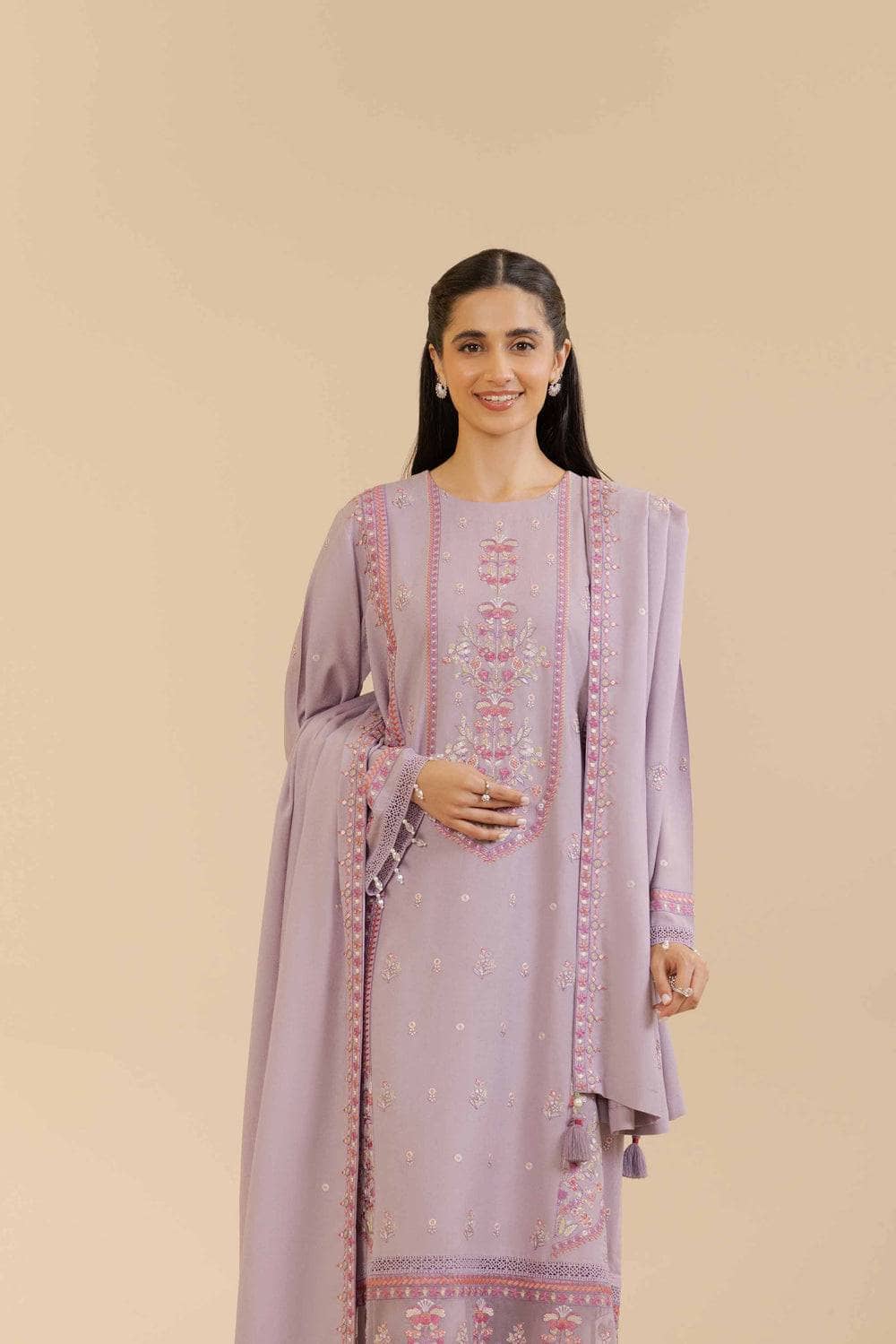 img_nishat_winter_24_awwal_boutique
