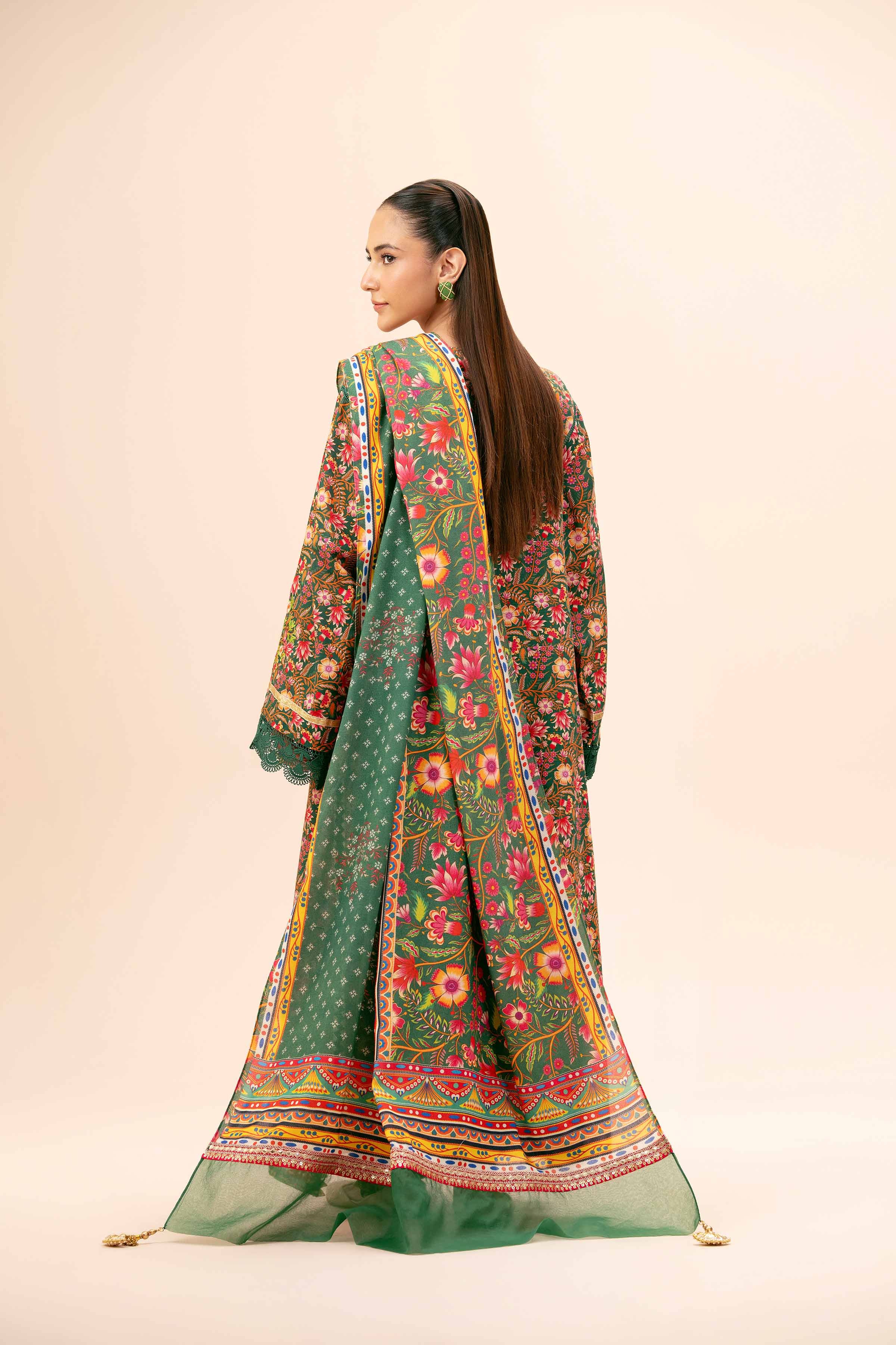 img_nishat_winter_24_awwal_boutique