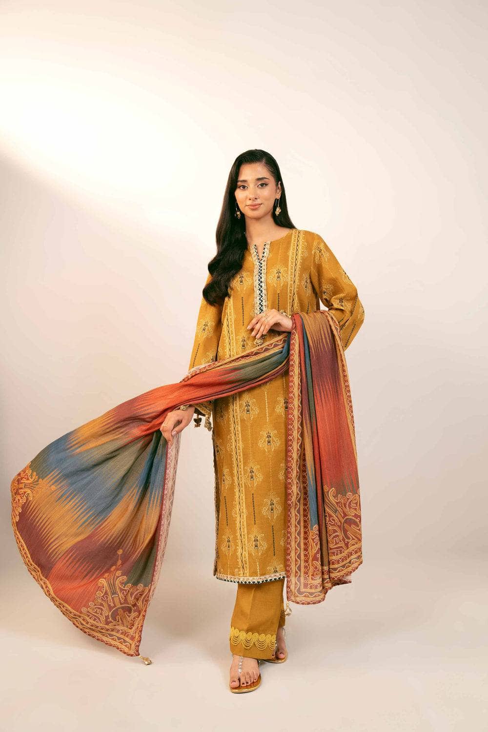 img_nishat_winter_24_awwal_boutique