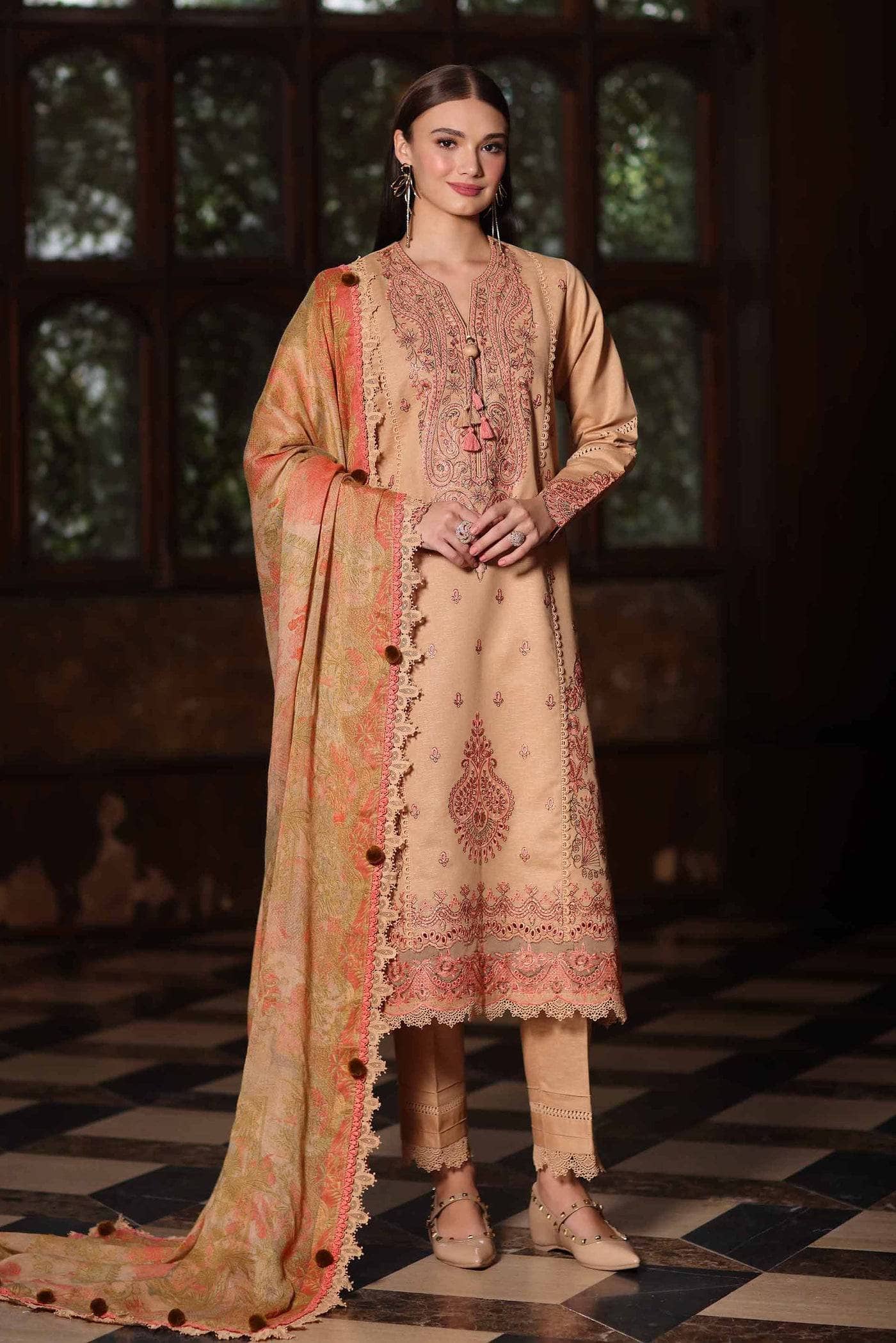 img_nishat_winter_25_awwal_boutique
