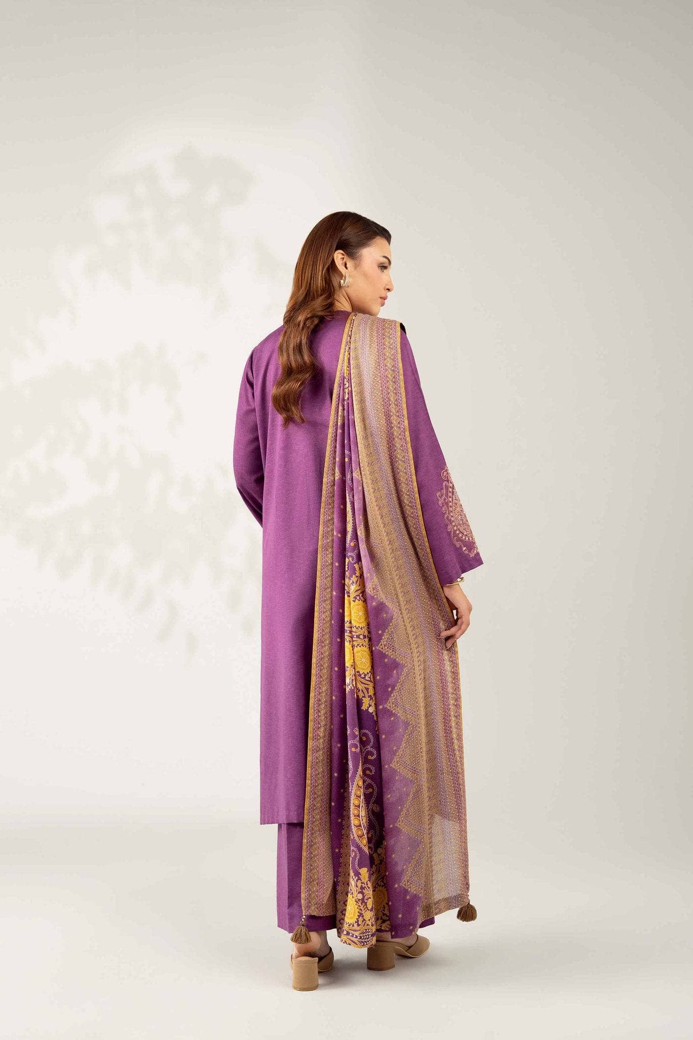 Nishat Winter 25/Digital Printed Embroidered Suit - 42502702/Karandi