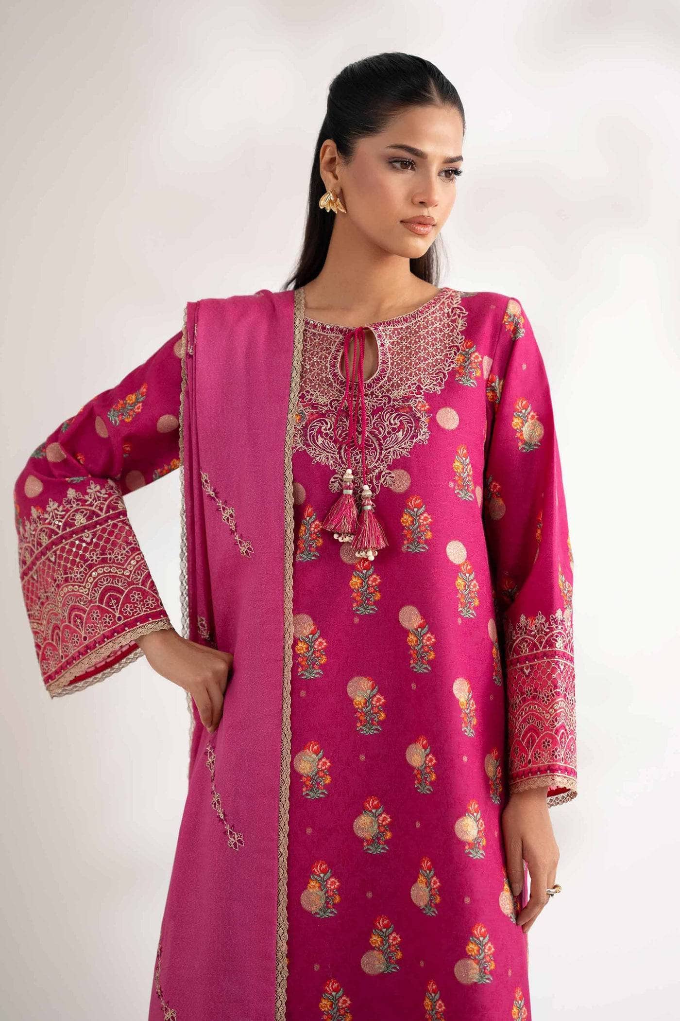img_nishat_winter_25_awwal_boutique
