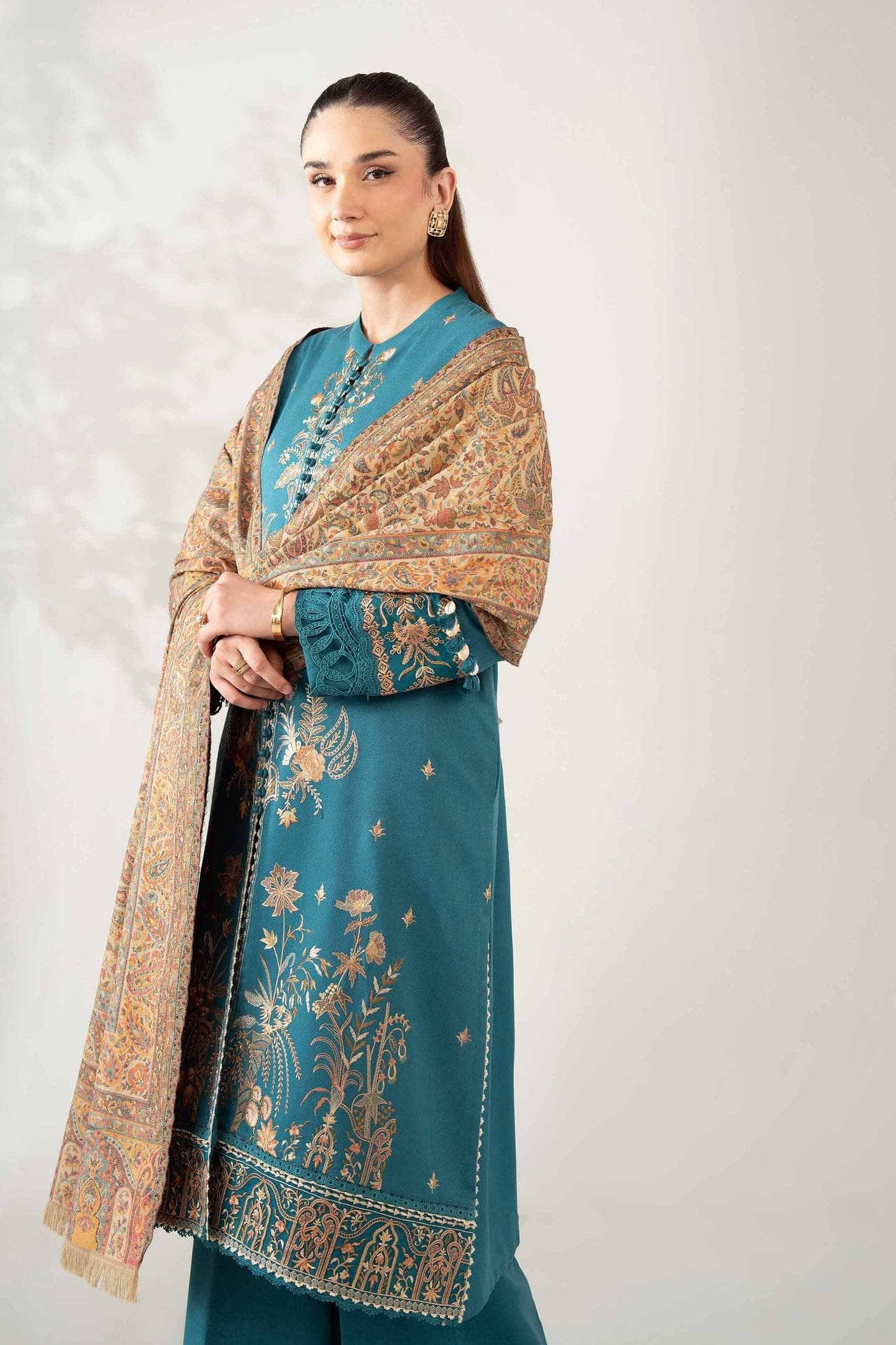 img_nishat_winter_25_awwal_boutique