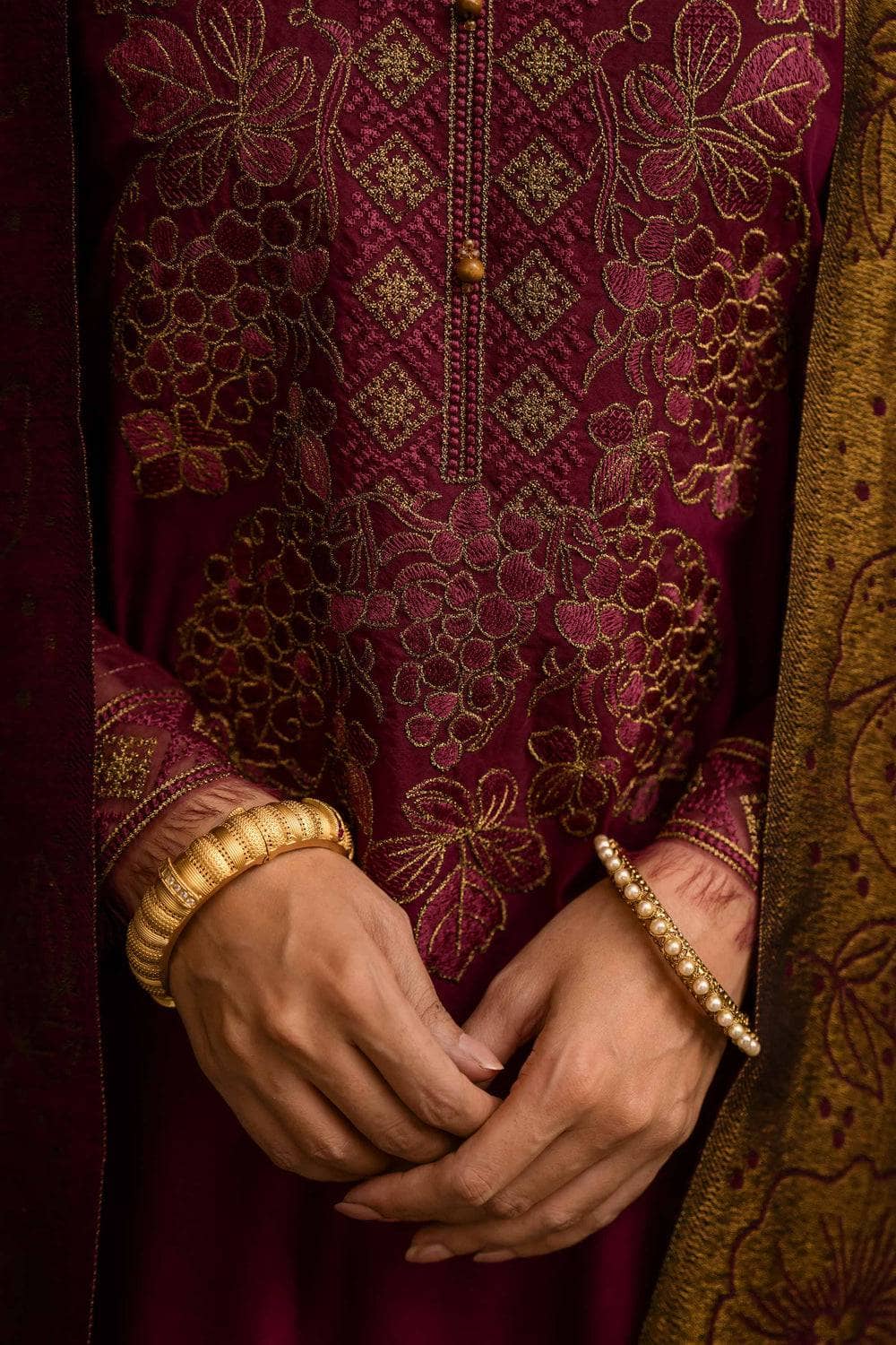 img_nishat_winter_23_awwal_boutique