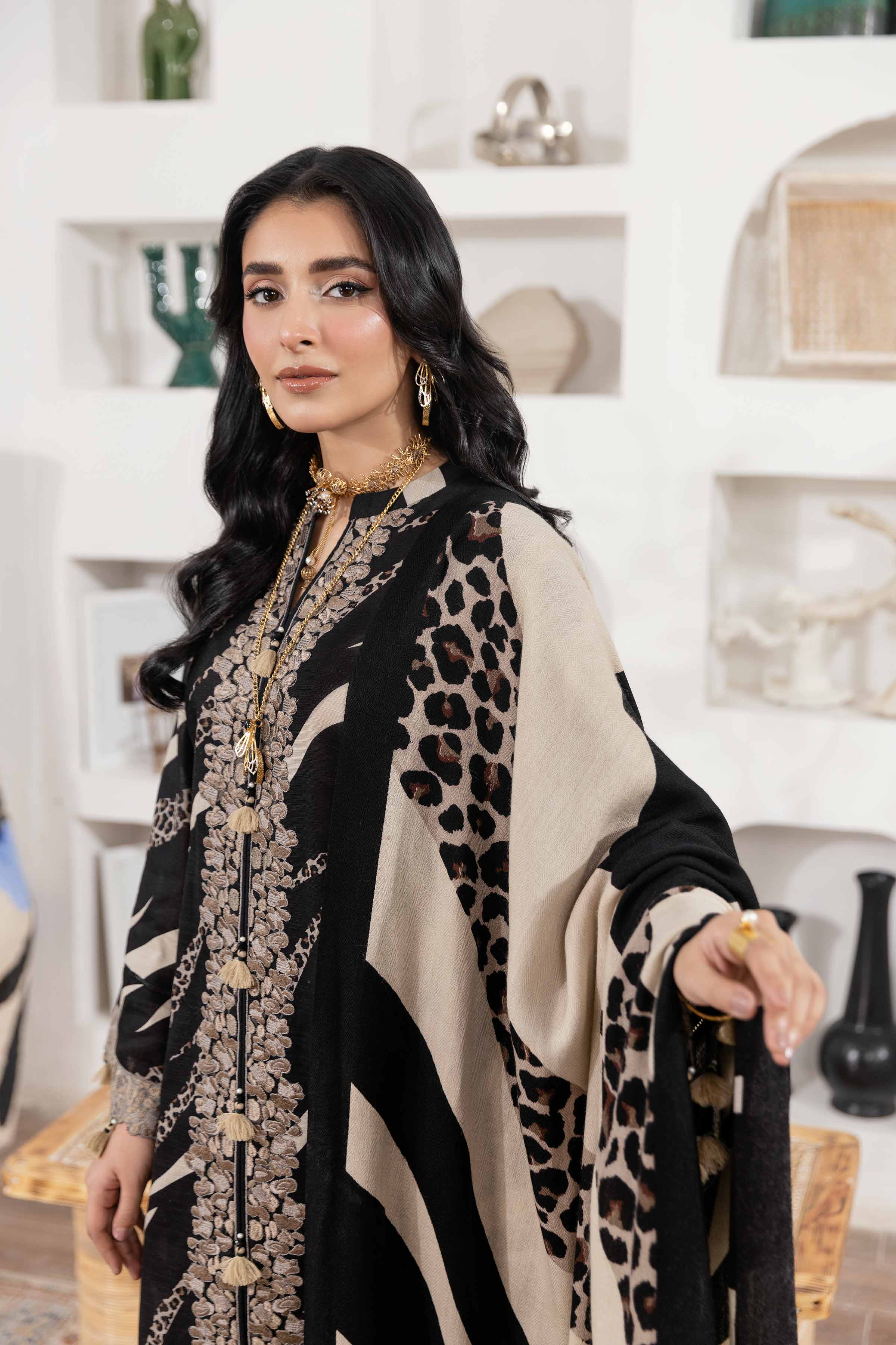 img_nishat_winter_23_awwal_boutique