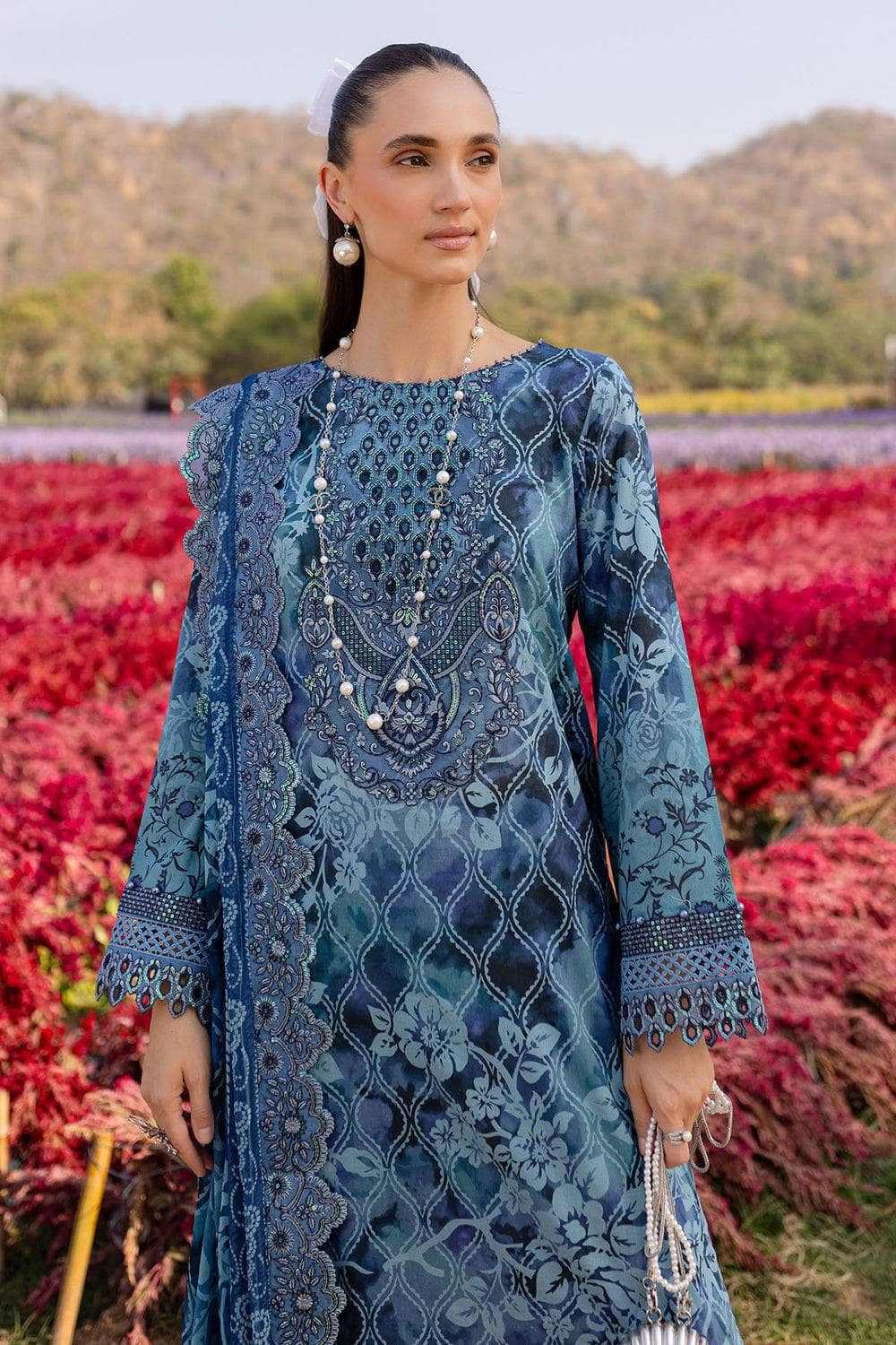 Nureh Bloom Lawn/03