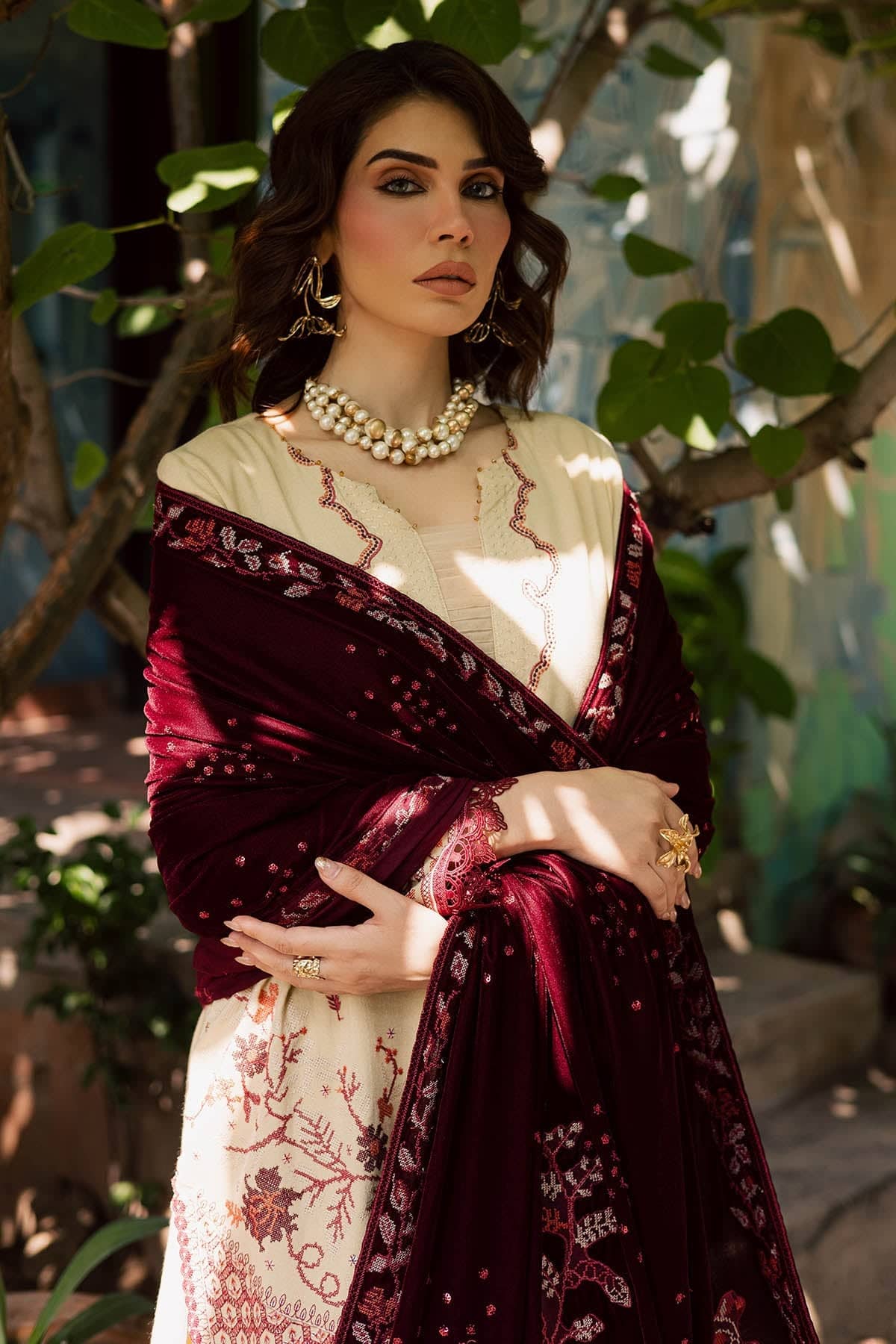 Nureh Exclusive Luxury Formals/Velvet Embroideried Shawl/NE 181