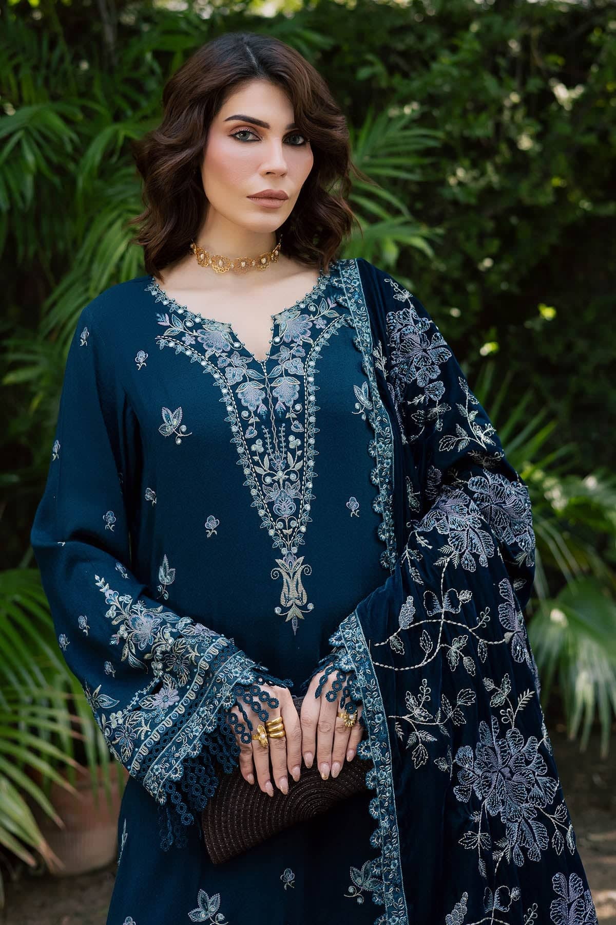 Nureh Exclusive Luxury Formals/Velvet Embroideried Shawl/NE 183