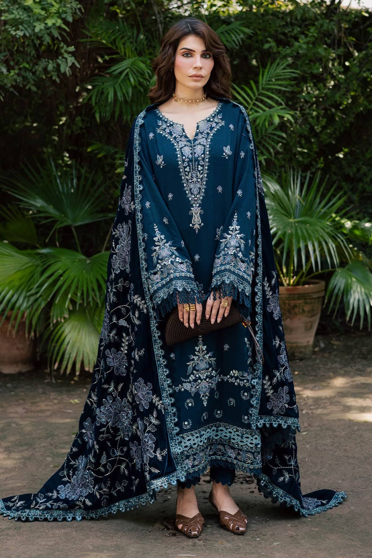 Nureh Exclusive Luxury Formals/Velvet Embroideried Shawl/NE 183