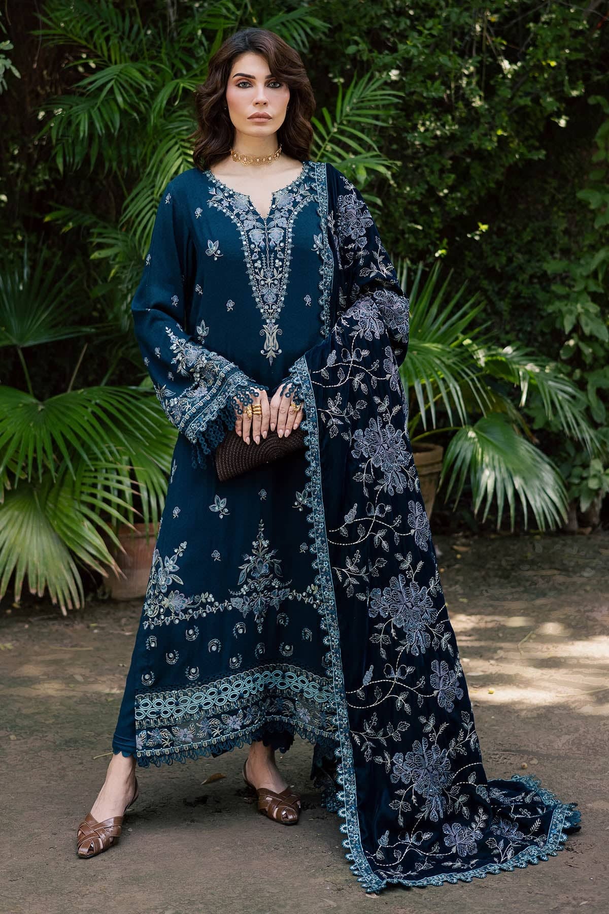 Nureh Exclusive Luxury Formals/Velvet Embroideried Shawl/NE 183