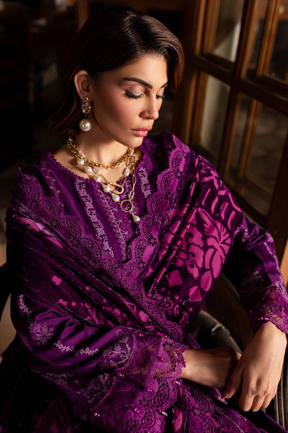 img_nureh_exclsuive_velvet_shawl_collection_awwal_boutique