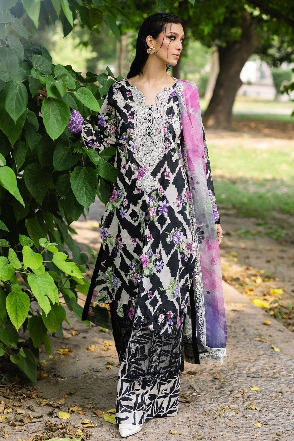 Nureh Lawn Pakistani Suit Nureh Daily Delight Chikankari Lace Collection/05