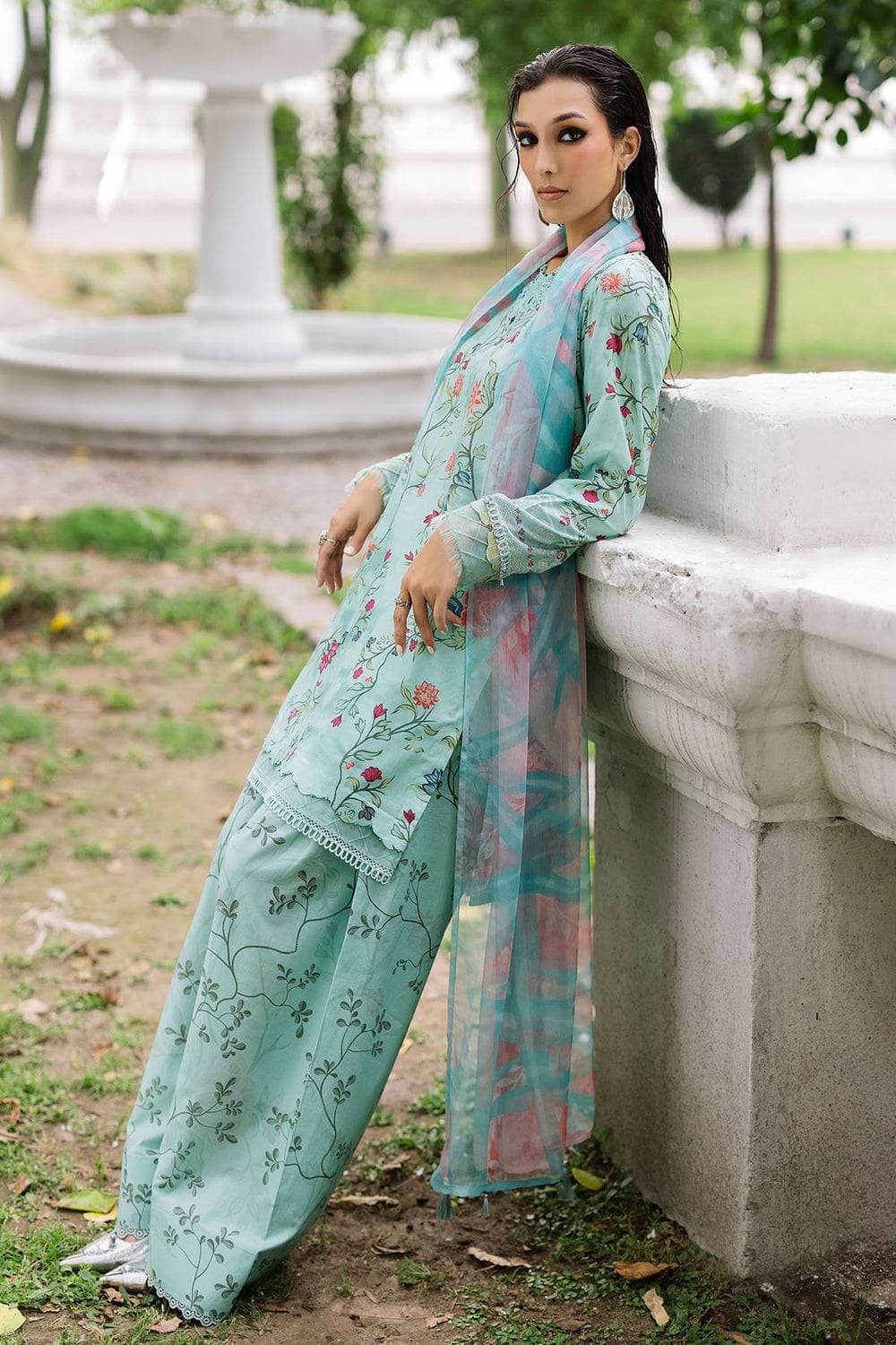 Nureh Lawn Pakistani Suit Restocked/Nureh Daily Delight Chikankari Lace Collection/03