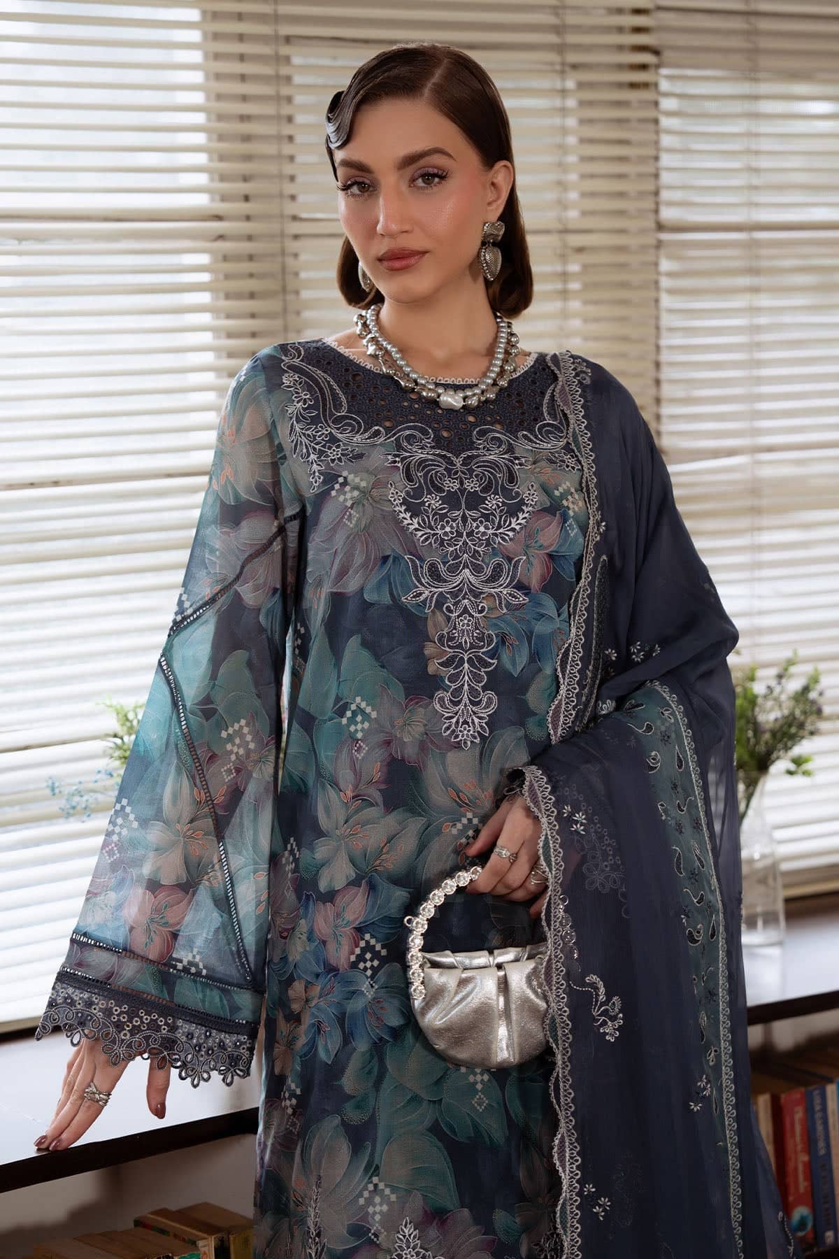 Nureh Maya Swiss Lawn 26/NS 162/Embroideried Chiffon Dupatta