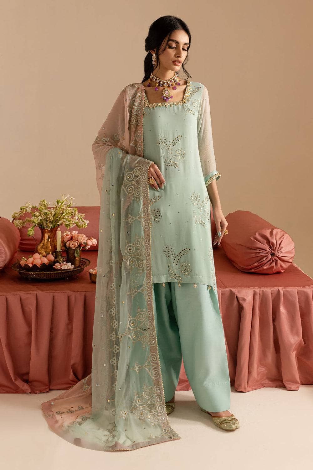 img_nureh_mukesh_awwal_boutique