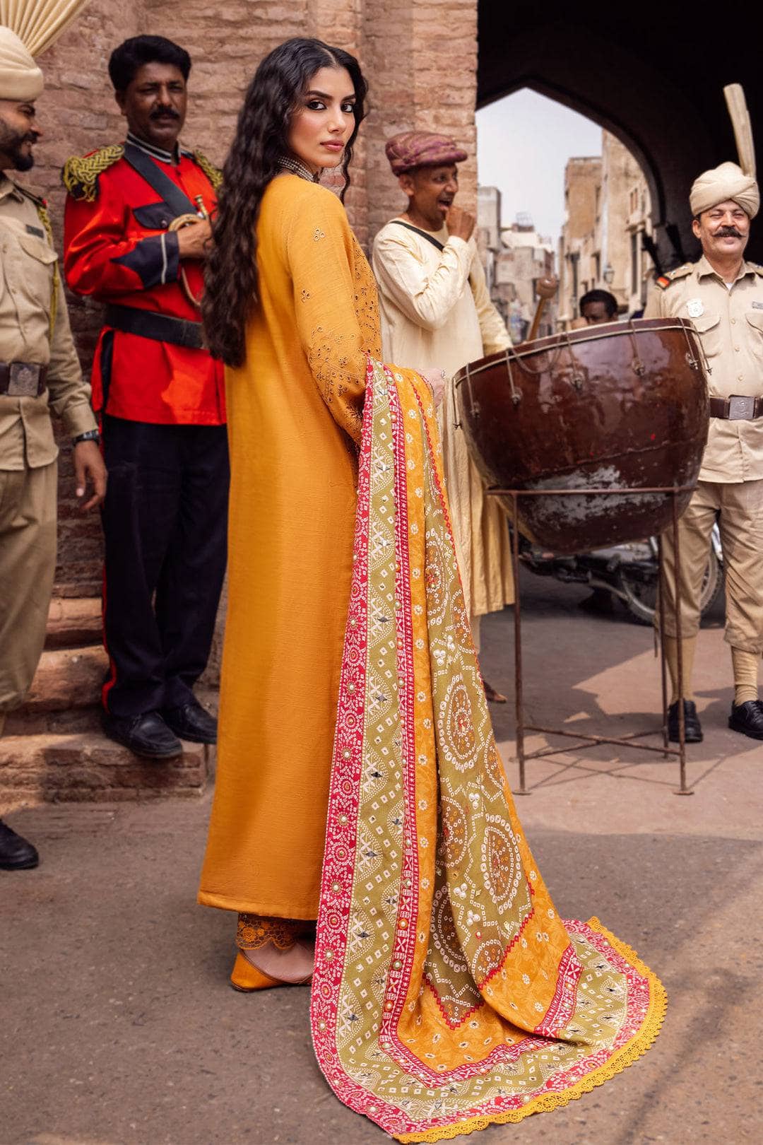 img_nureh_bazaar_chikankari_khaddar_awwal_boutique