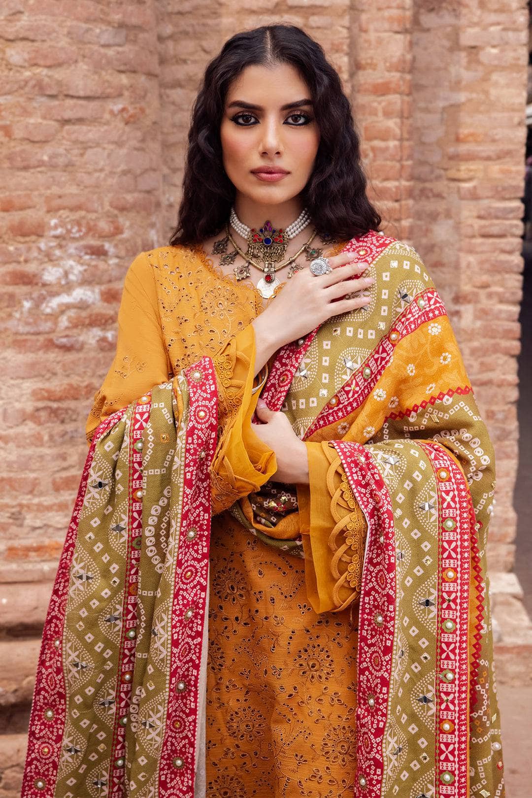 img_nureh_bazaar_chikankari_khaddar_awwal_boutique