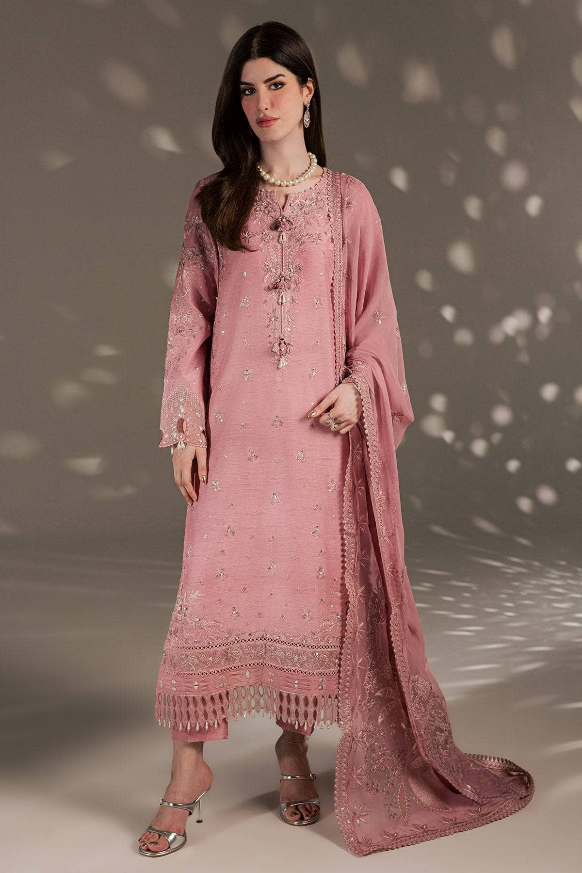 img_nureh_silk_awwal_boutique