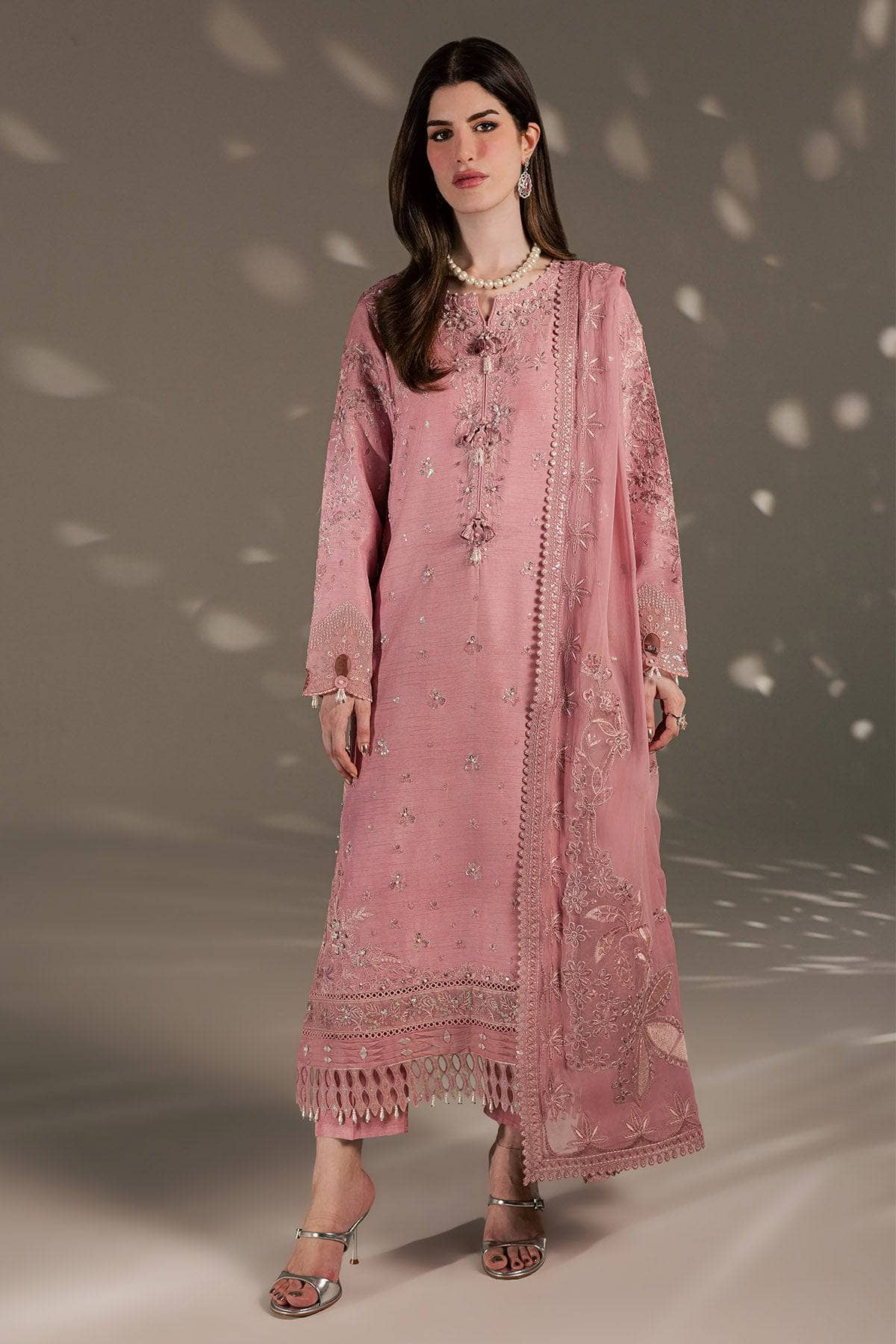 img_nureh_silk_awwal_boutique