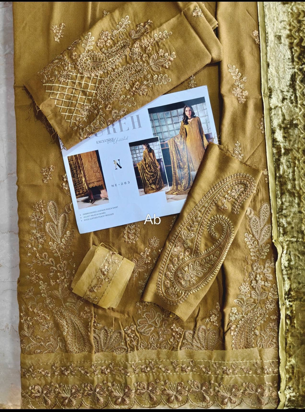 img_nureh_exclusives_velvet_palachi_shawl_awwal_boutique