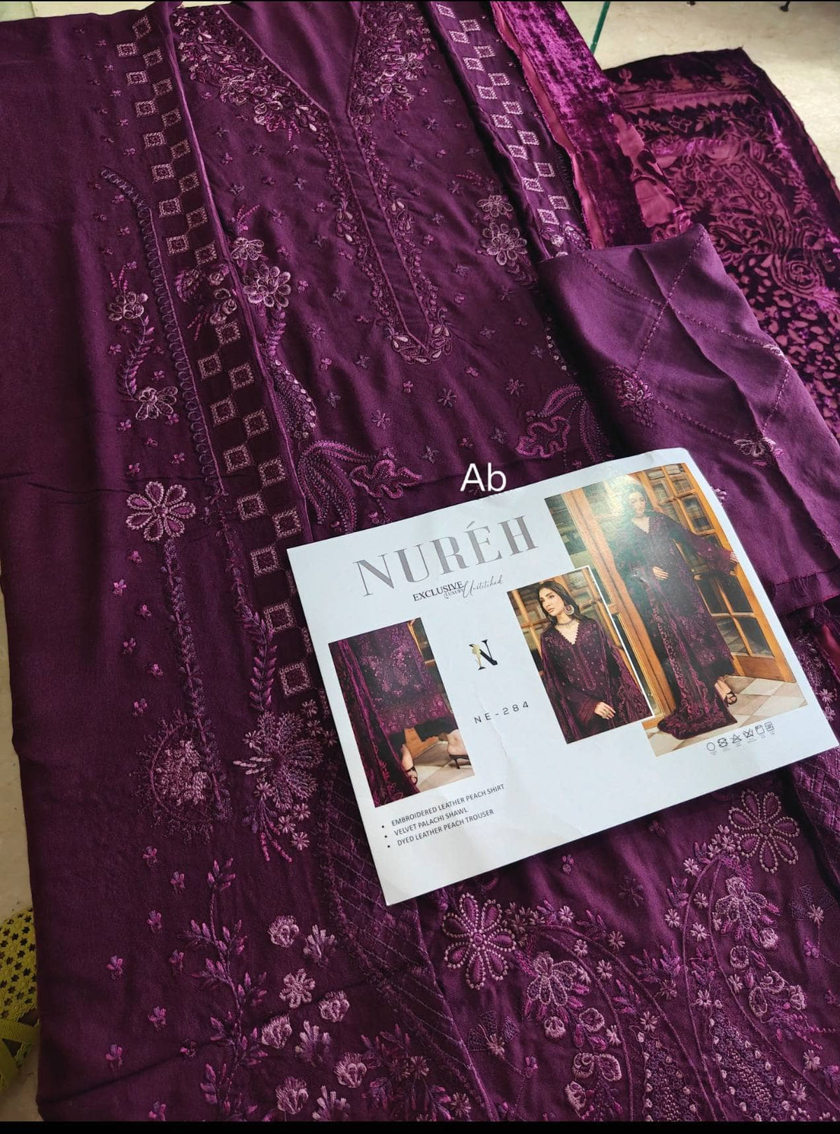 Open Pics\Nureh Exclusive 26/Warm Leather Peach/ Velvet Palachi Shawl/NE-284NE 28