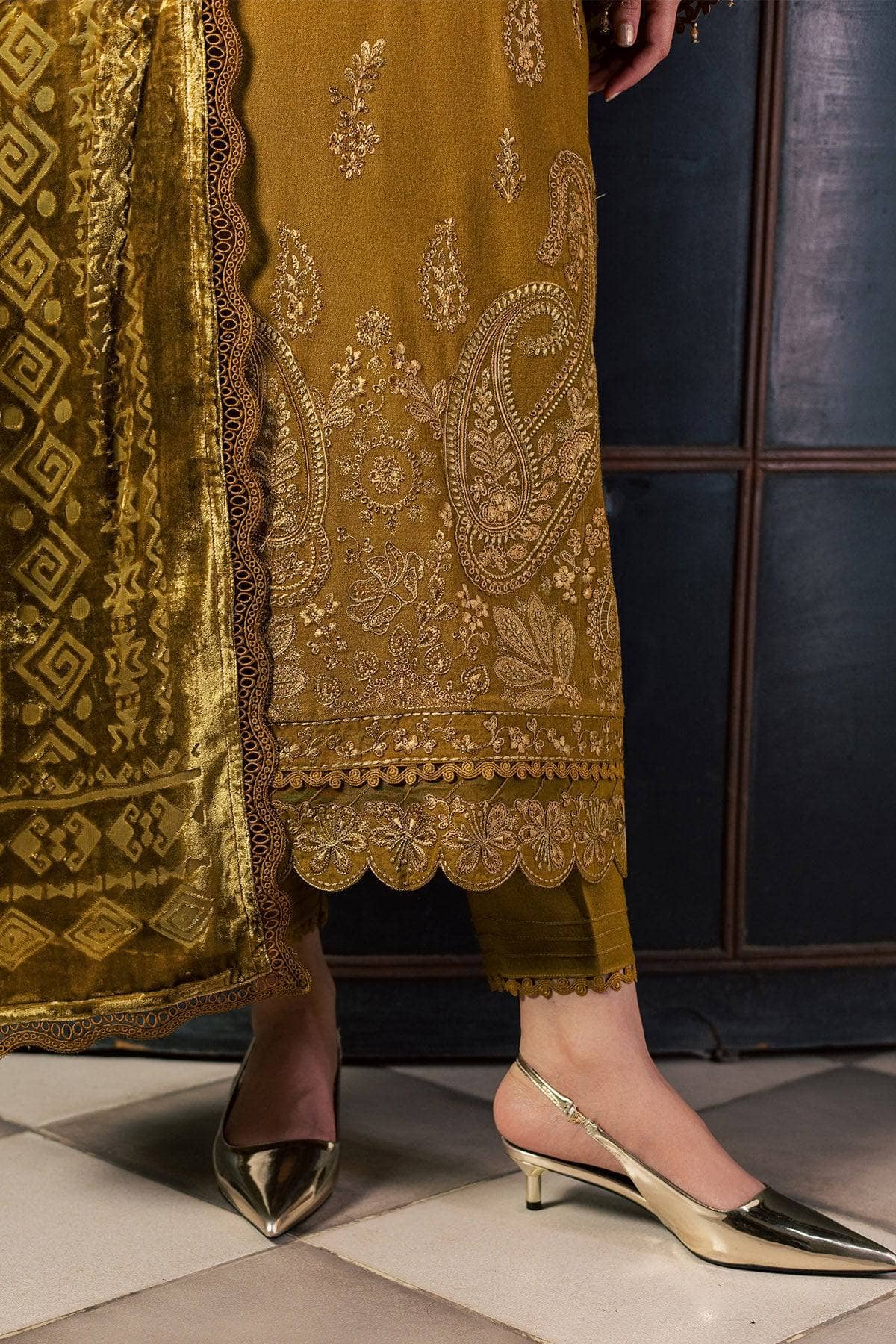 Nureh Exclusive 26/Warm Leather Peach/ Velvet Palachi Shawl/NE-283
