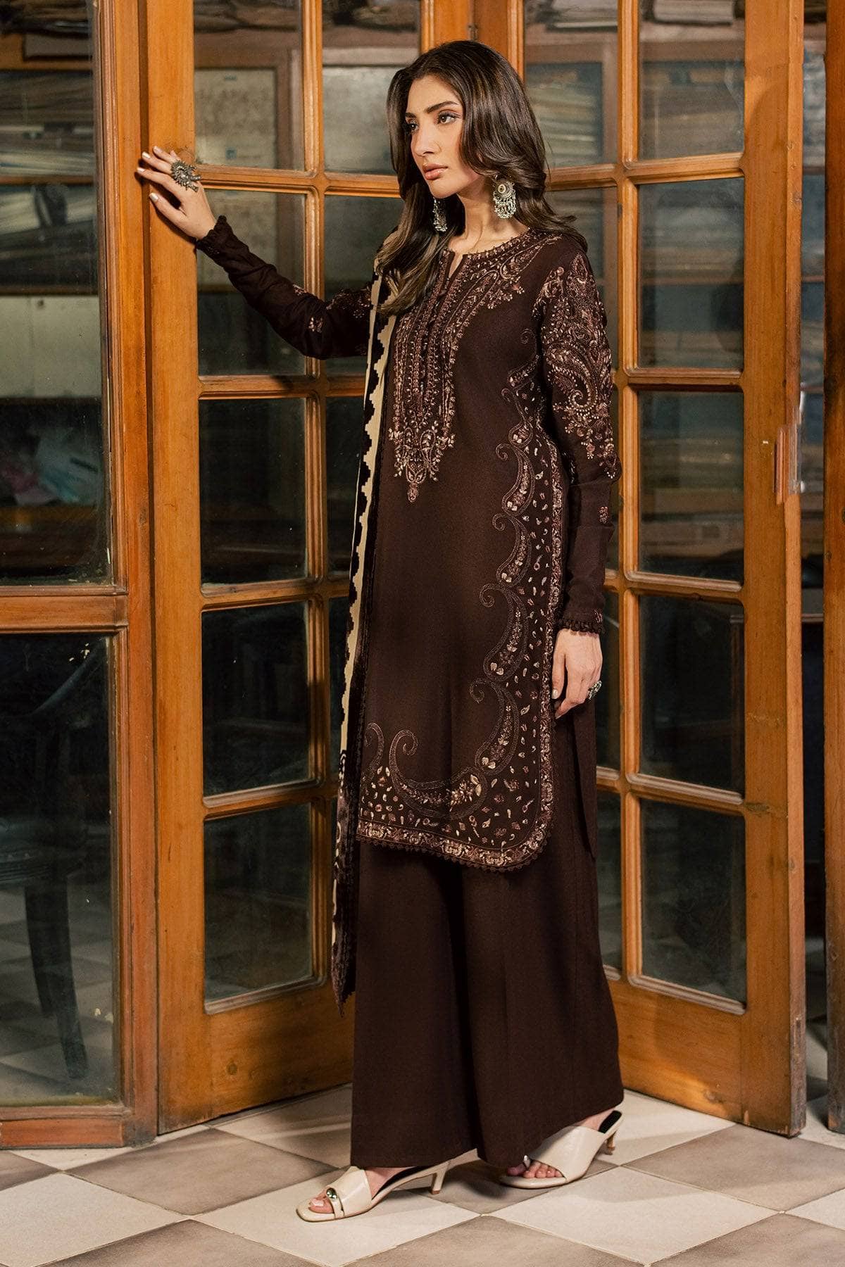 Nureh Exclusive 26/Warm Leather Peach/ Velvet Palachi Shawl/NE 285
