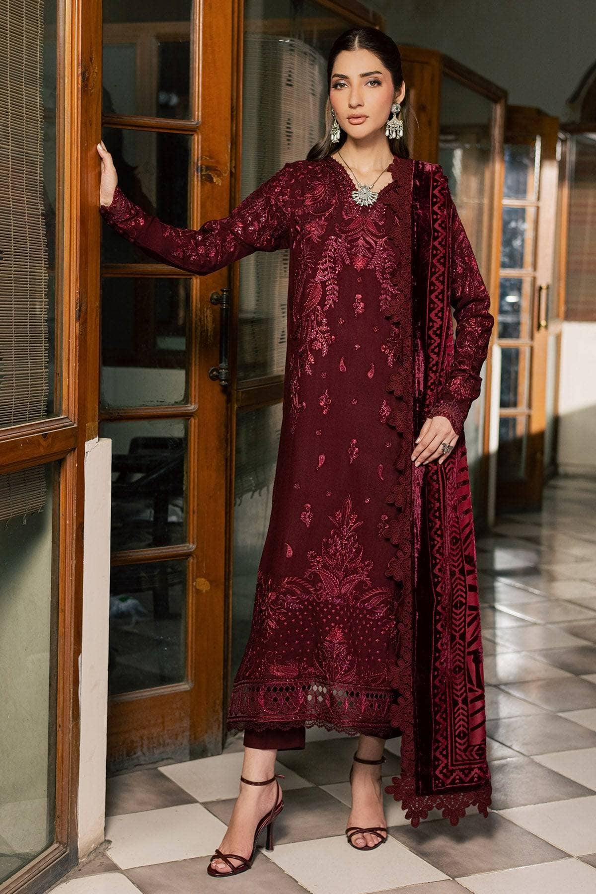 Nureh Exclusive 26/Warm Leather Peach/ Velvet Palachi Shawl/NE 286