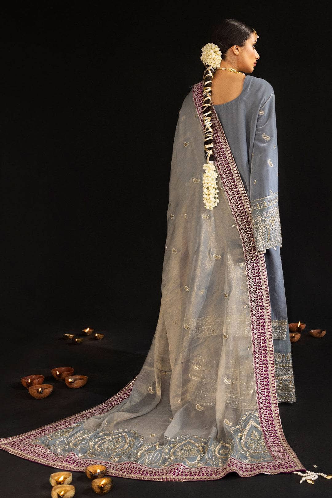 img_nureh_velvet_awwal_boutique