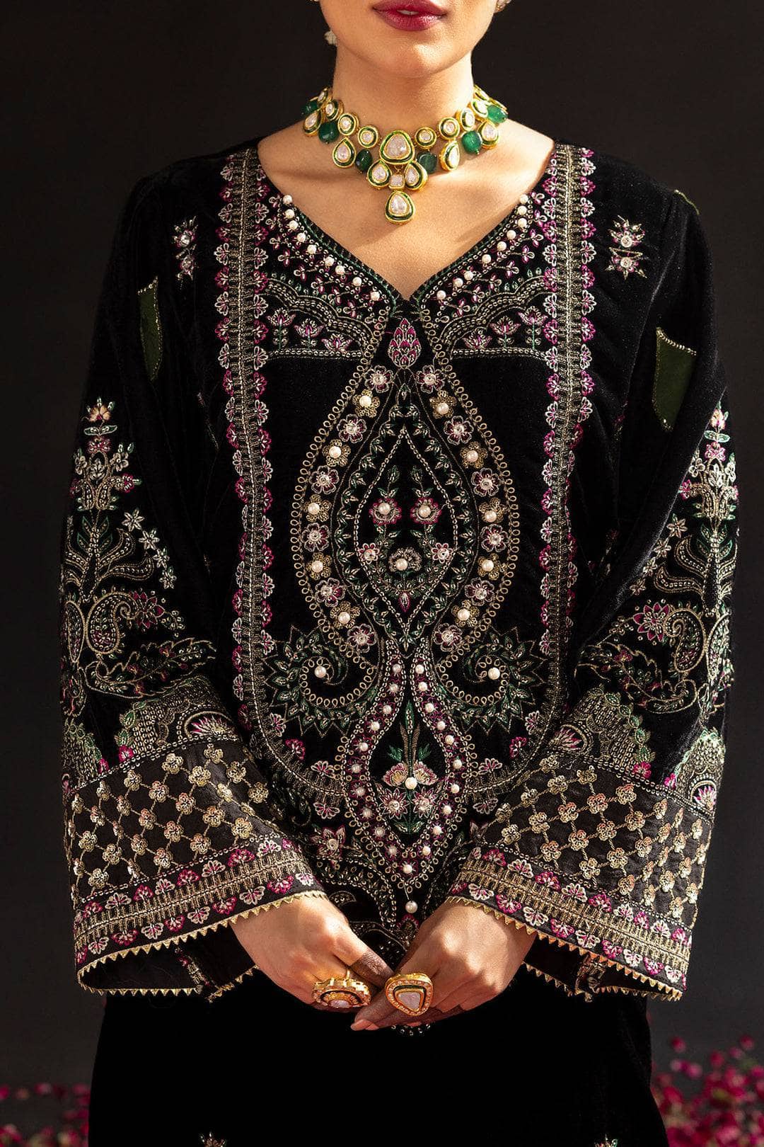 img_nureh_velvet_awwal_boutique