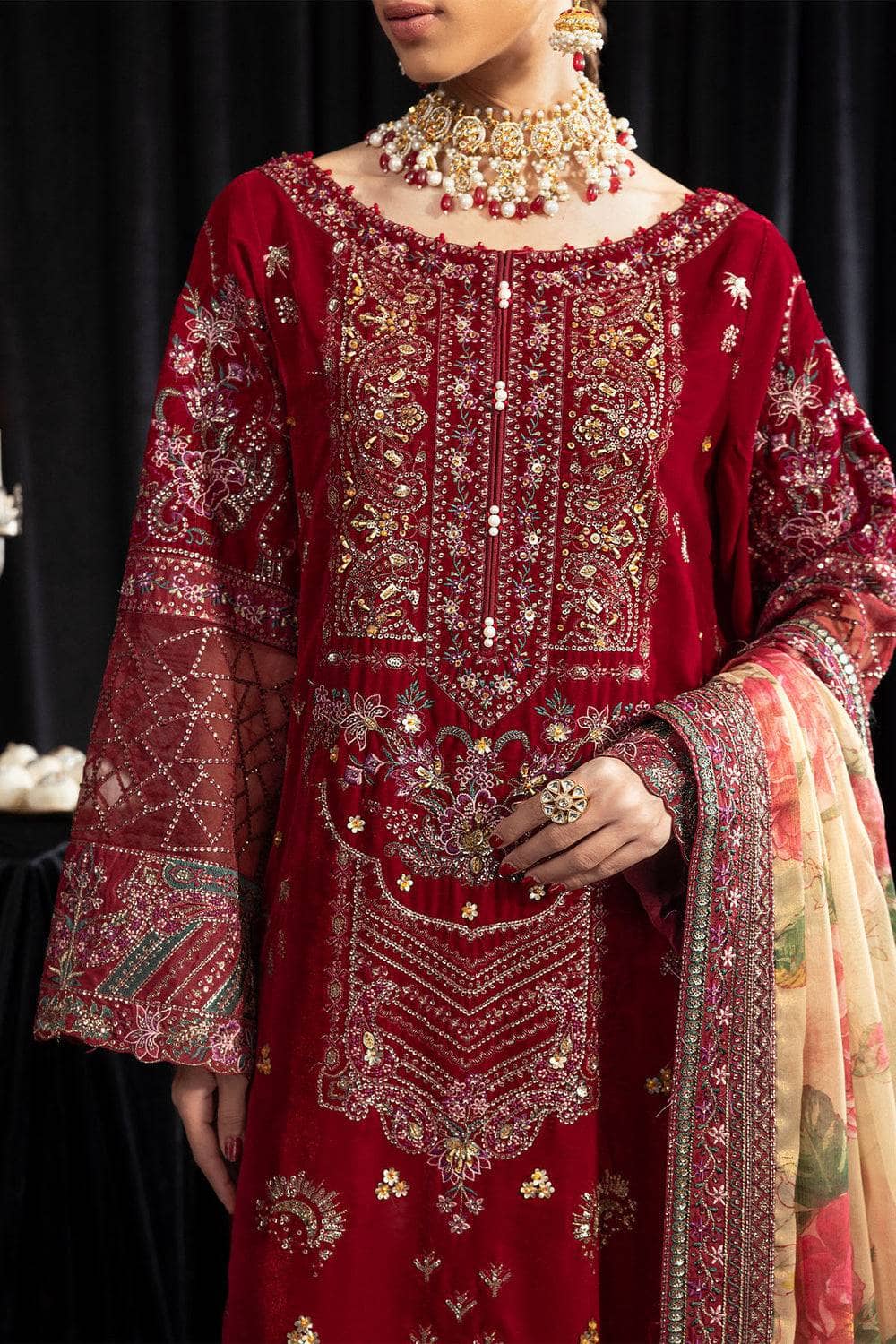 img_nureh_maya_velvet_awwal_boutique