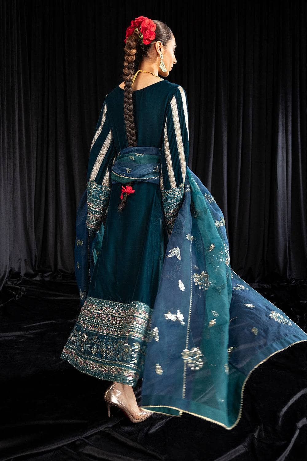 img_nureh_maya_velvet_awwal_boutique