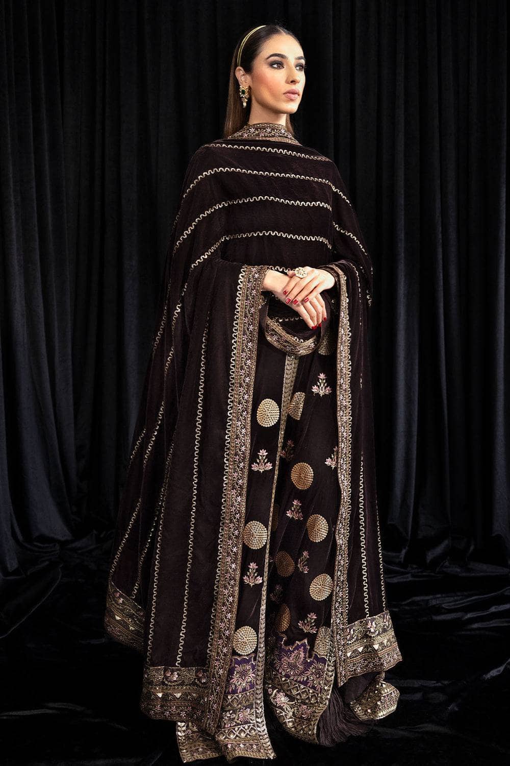 img_nureh_maya_velvet_awwal_boutique